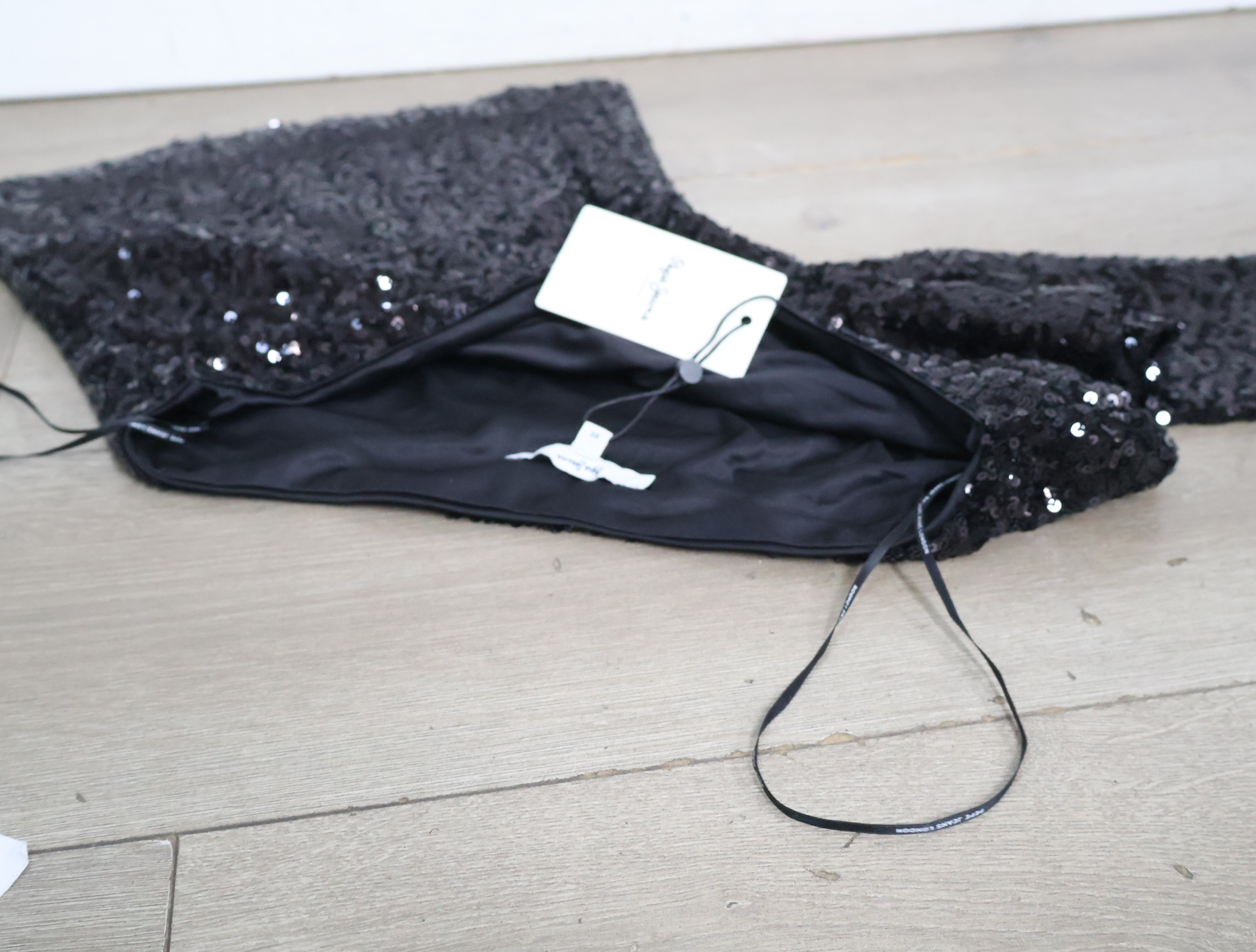 Zwarte pailletten top met lange mouw - Pepe Jeans'' – foto 7 – kavel bij GSD Auctions, Zoeterwoude