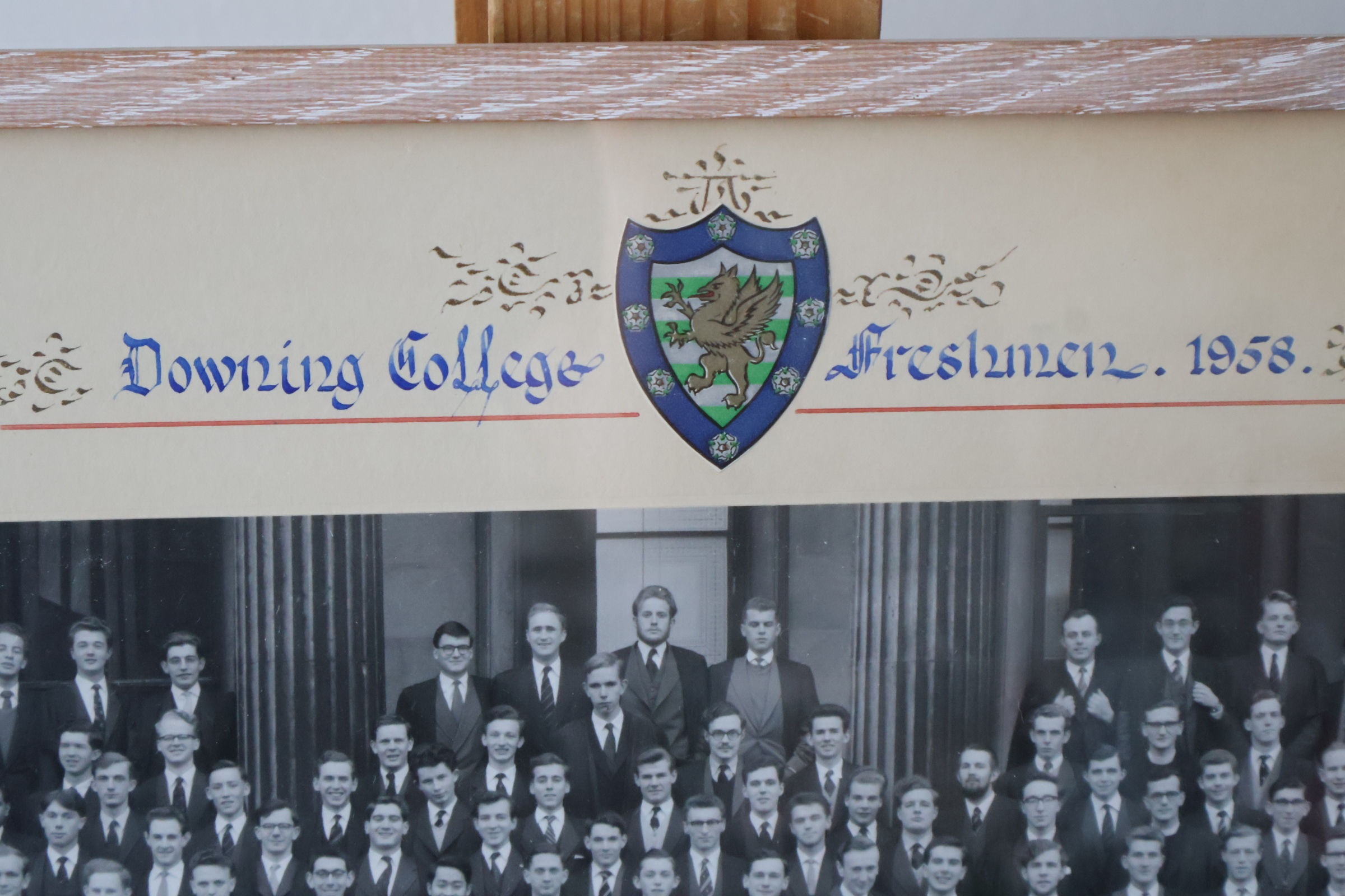 Ingelijste groepsfoto Downing College 1958'' – foto 8 – kavel bij GSD Auctions, Zoeterwoude