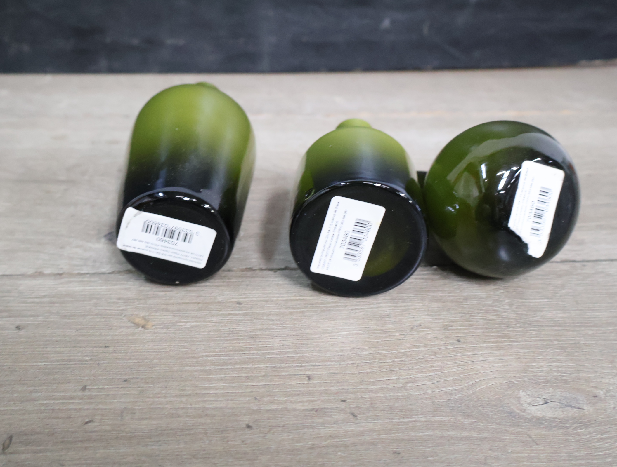 Set van 3 groene glazen vazen'' – foto 10 – kavel bij GSD Auctions, Zoeterwoude