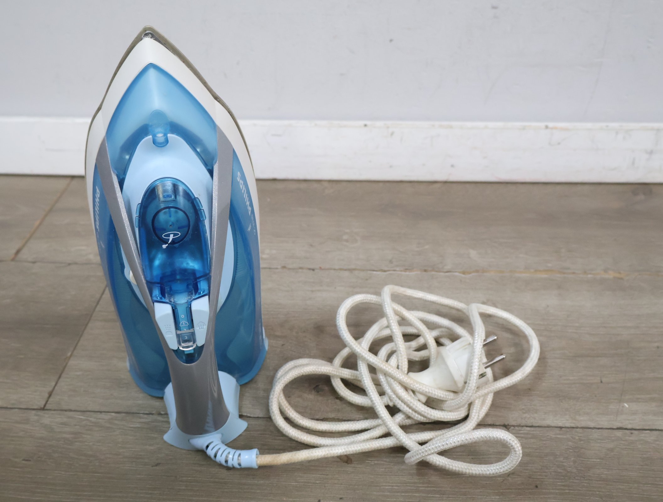 Elektrisch stoomstrijkijzer Philips GC3220'' – foto 3 – kavel bij GSD Auctions, Zoeterwoude