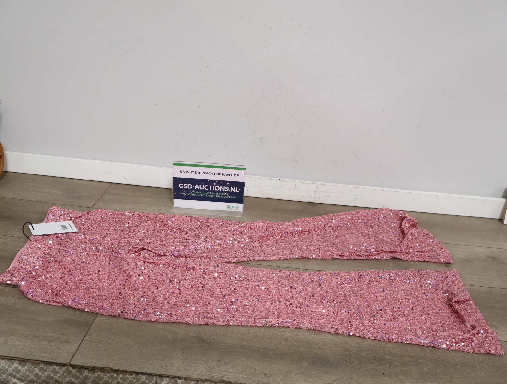 Roze glitterpantalon'' – kavel bij GSD Auctions, Zoeterwoude