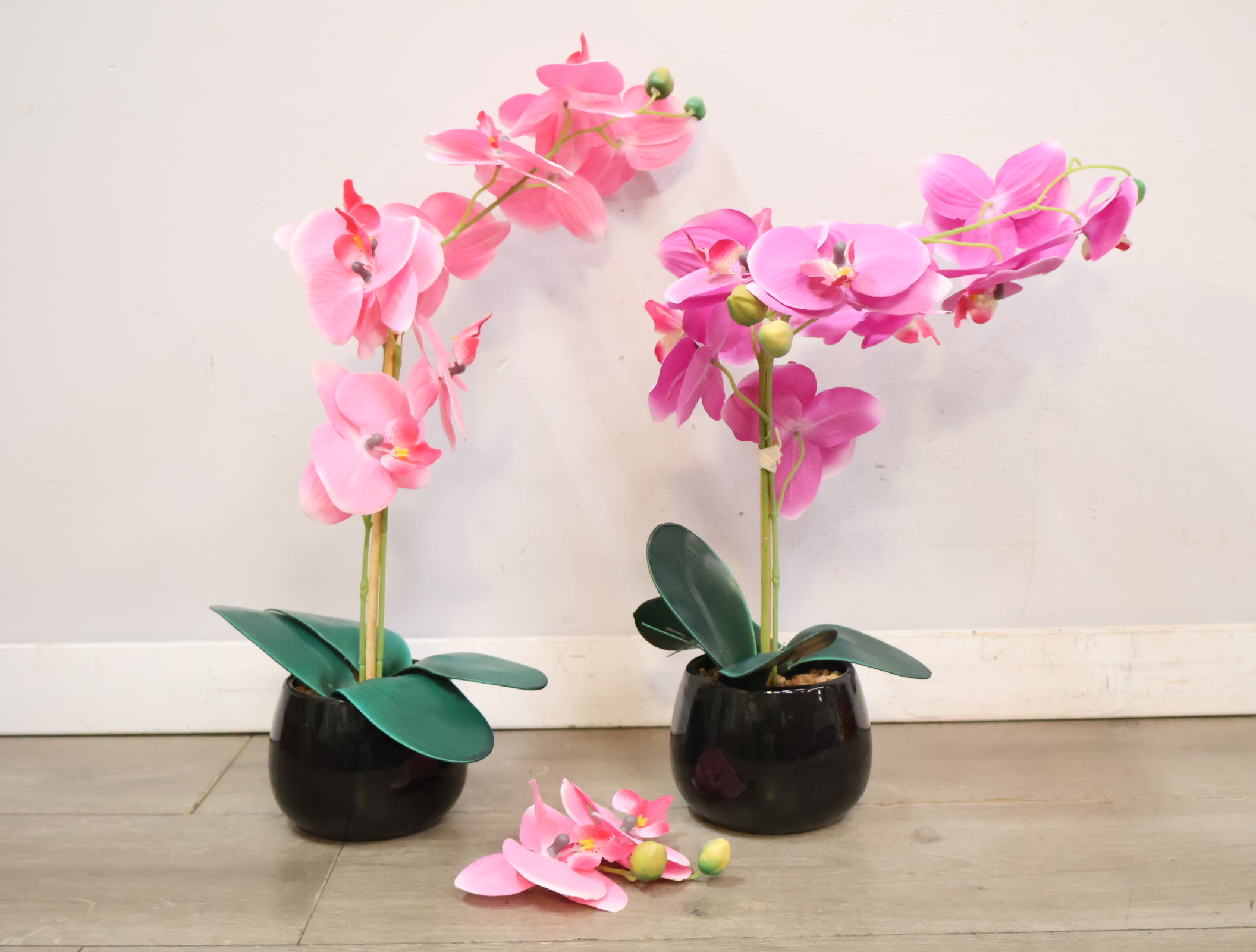 Twee kunstbloemen in pot'' – foto 3 – kavel bij GSD Auctions, Zoeterwoude