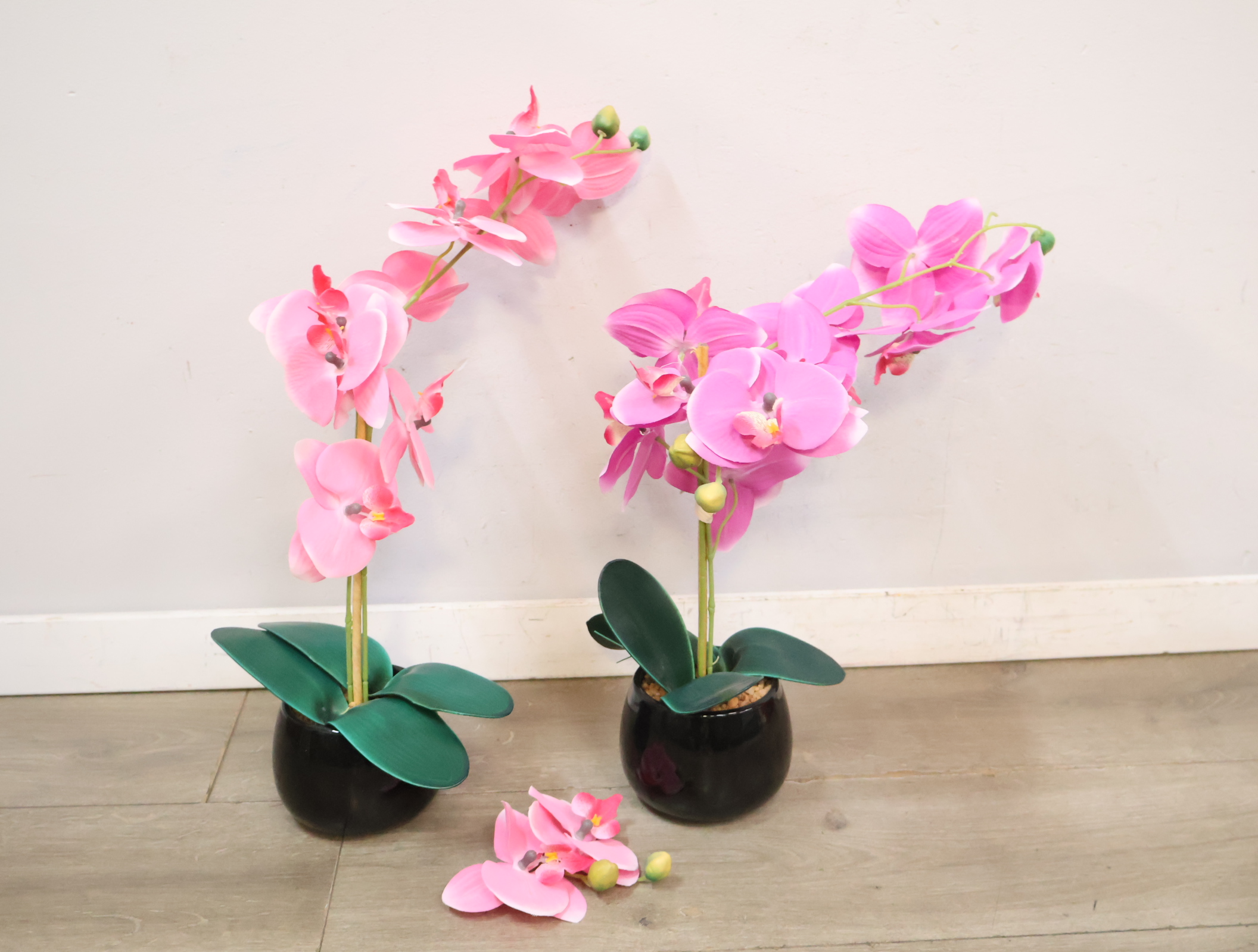Twee kunstbloemen in pot'' – foto 6 – kavel bij GSD Auctions, Zoeterwoude