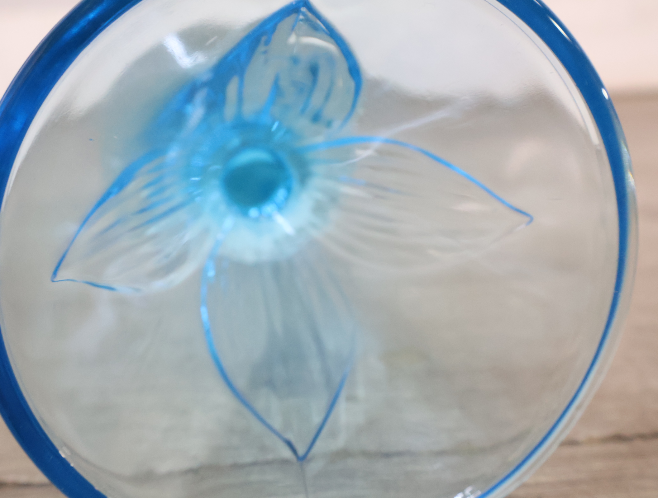 Set van 2 blauwe glazen'' – foto 8 – kavel bij GSD Auctions, Zoeterwoude