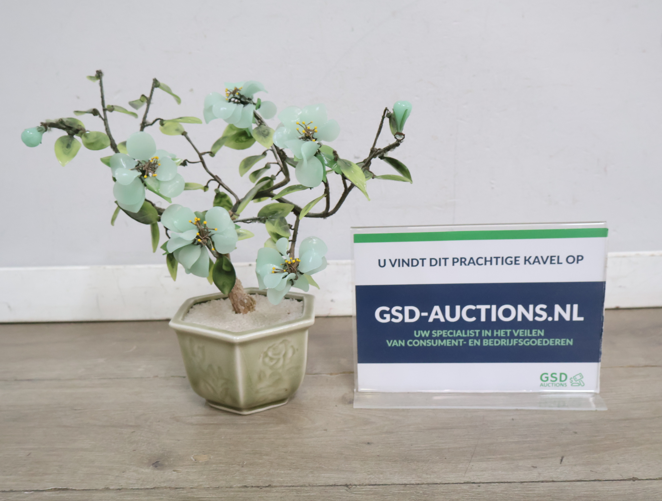 Decoratieve boom met groene glazen bloemen'' – kavel bij GSD Auctions, Zoeterwoude