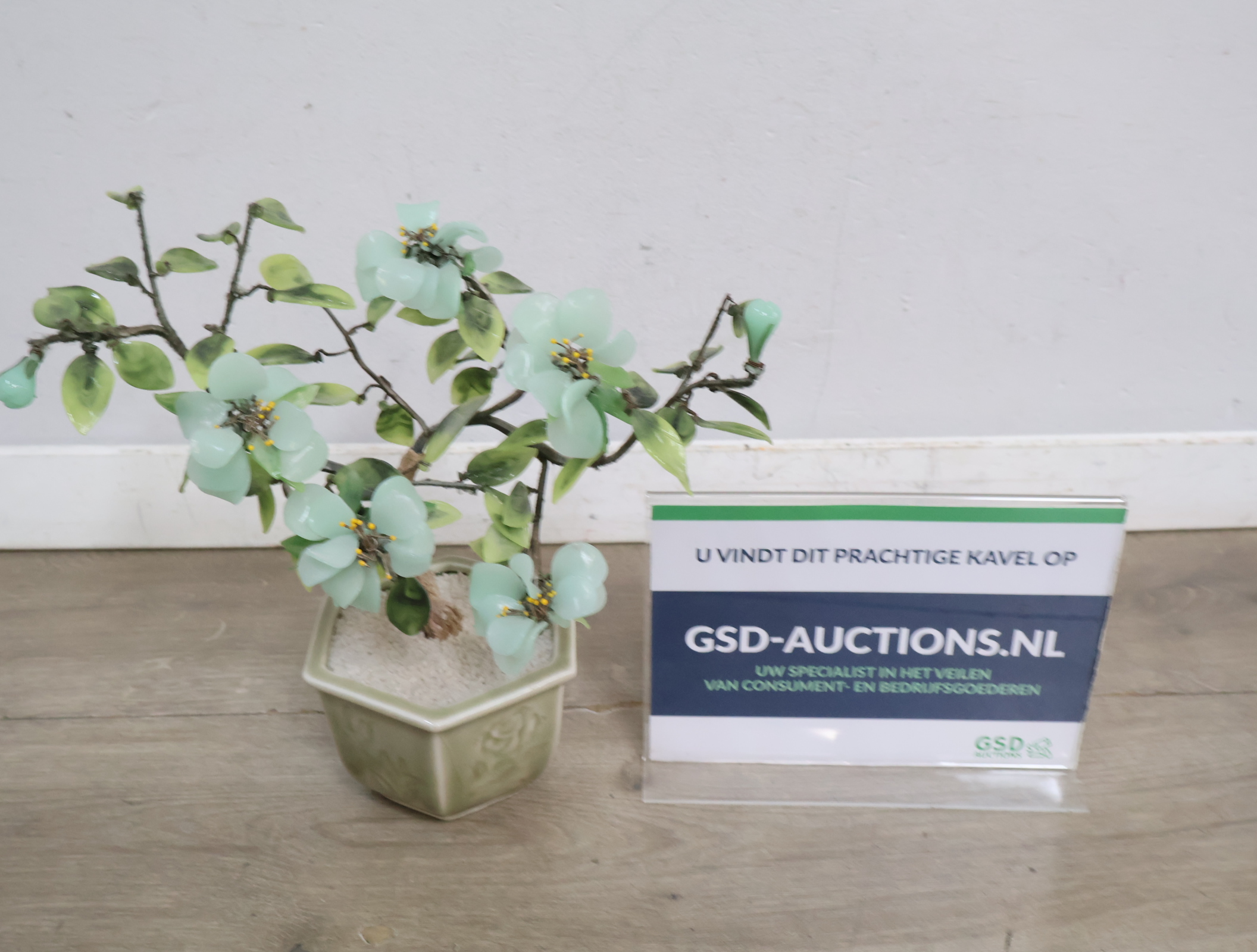 Decoratieve boom met groene glazen bloemen'' – foto 2 – kavel bij GSD Auctions, Zoeterwoude