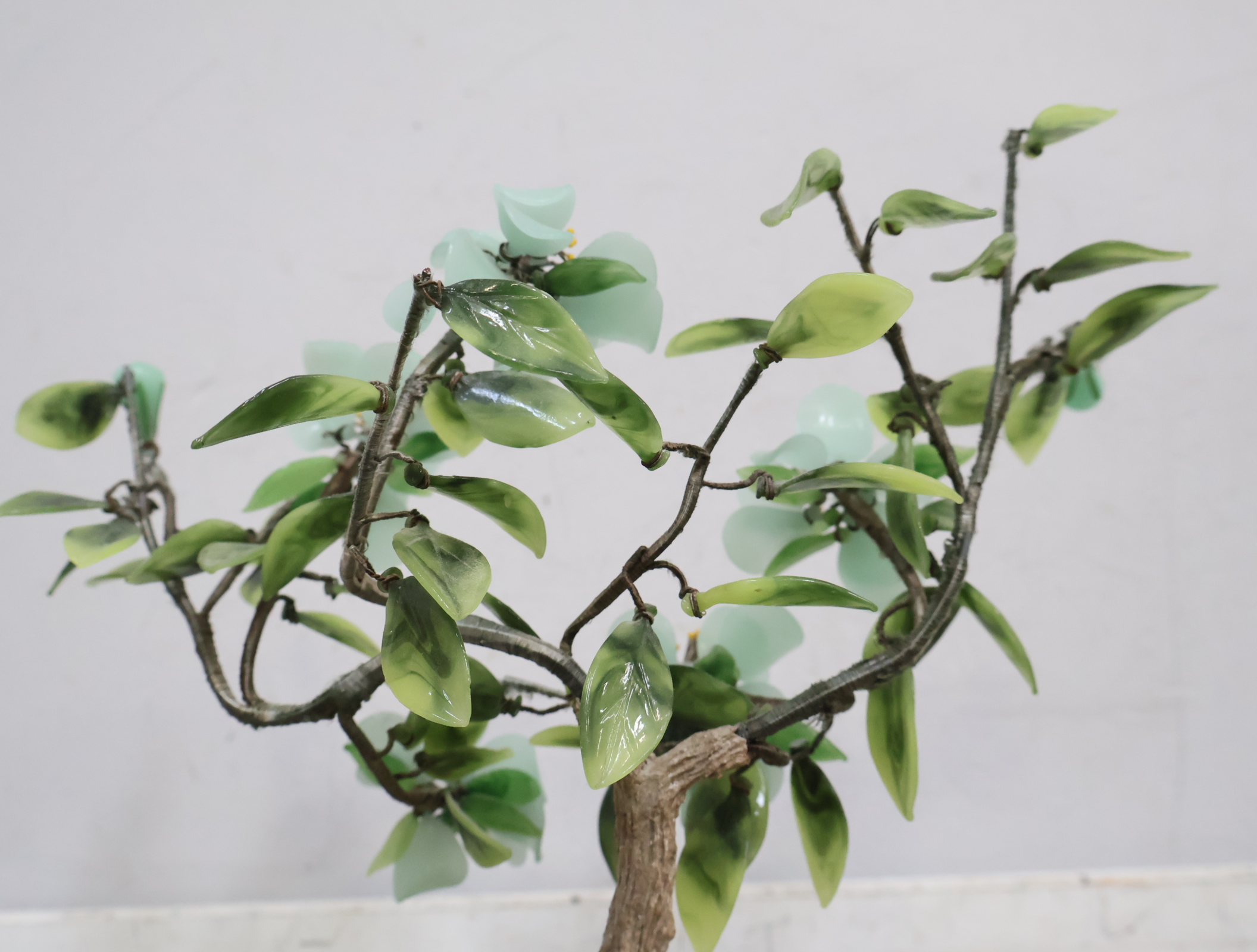 Decoratieve boom met groene glazen bloemen'' – foto 10 – kavel bij GSD Auctions, Zoeterwoude