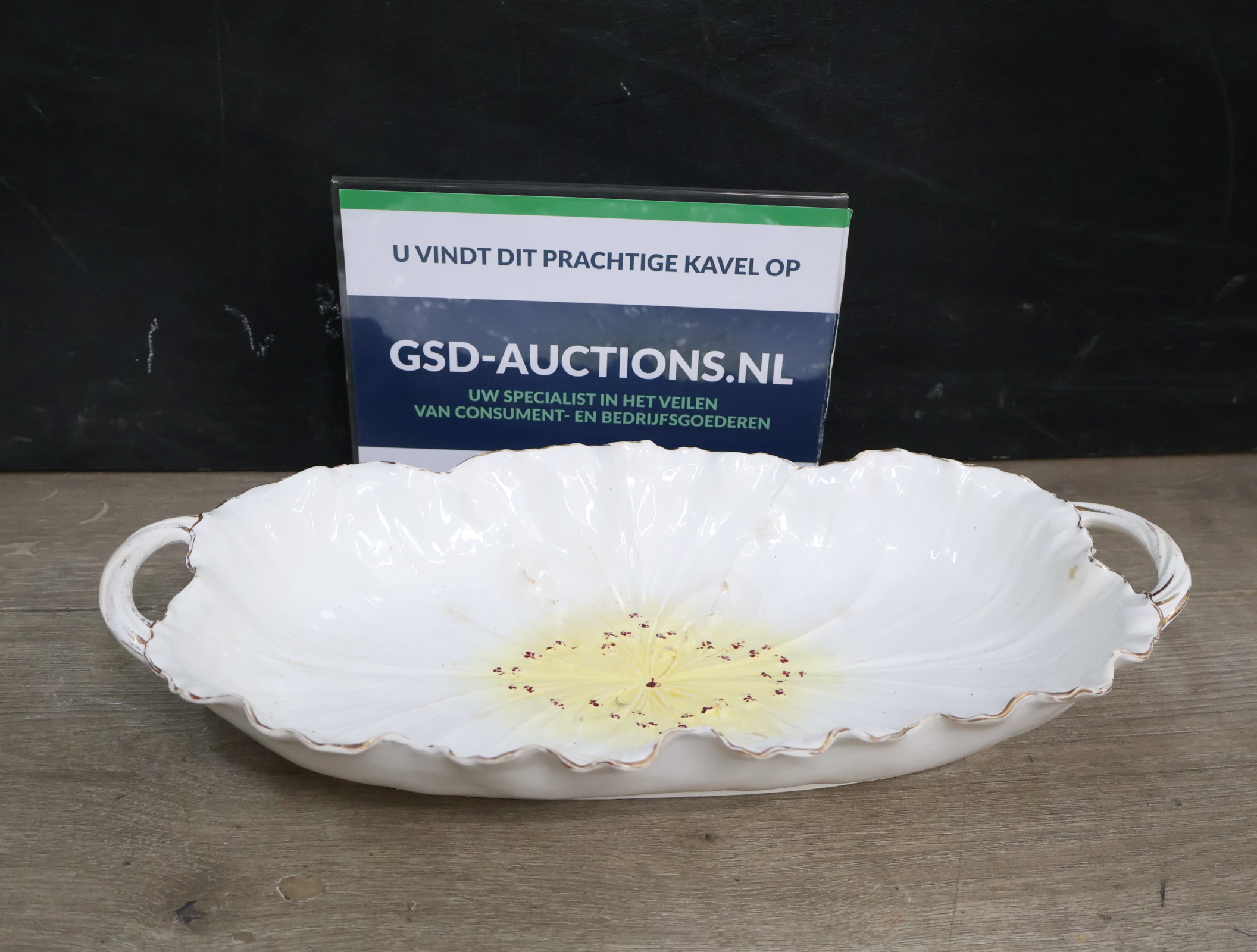 Decoratief porseleinen schaal in bloemvorm'' – foto 2 – kavel bij GSD Auctions, Zoeterwoude
