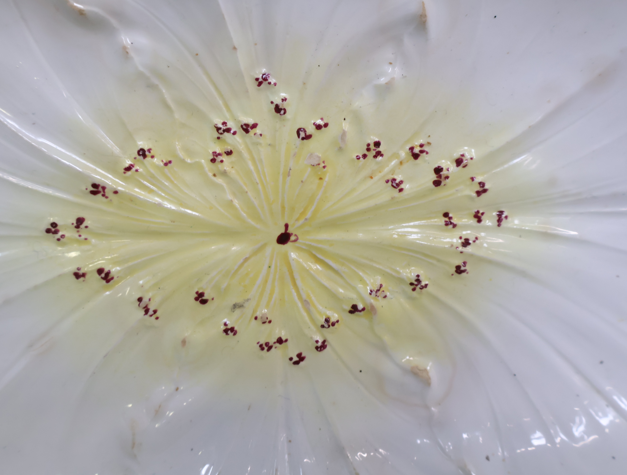 Decoratief porseleinen schaal in bloemvorm'' – foto 7 – kavel bij GSD Auctions, Zoeterwoude