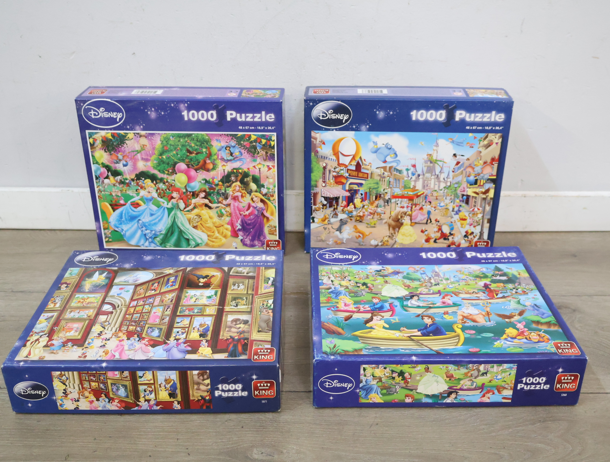 Set van vier Disney legpuzzels 1000 stukjes'' – foto 4 – kavel bij GSD Auctions, Zoeterwoude