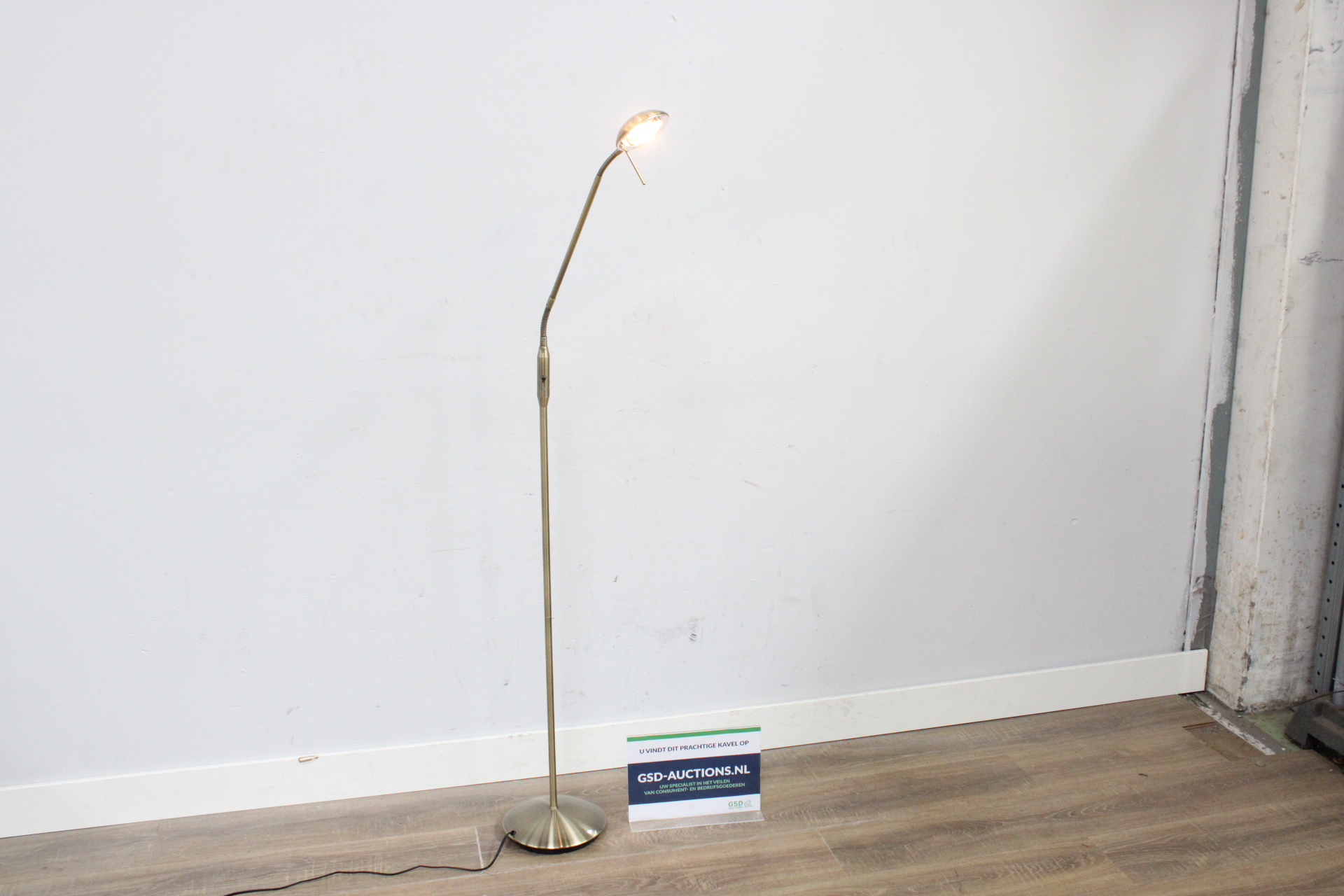 Staande leeslamp met flexibele arm'' – foto 3 – kavel bij GSD Auctions, Zoeterwoude