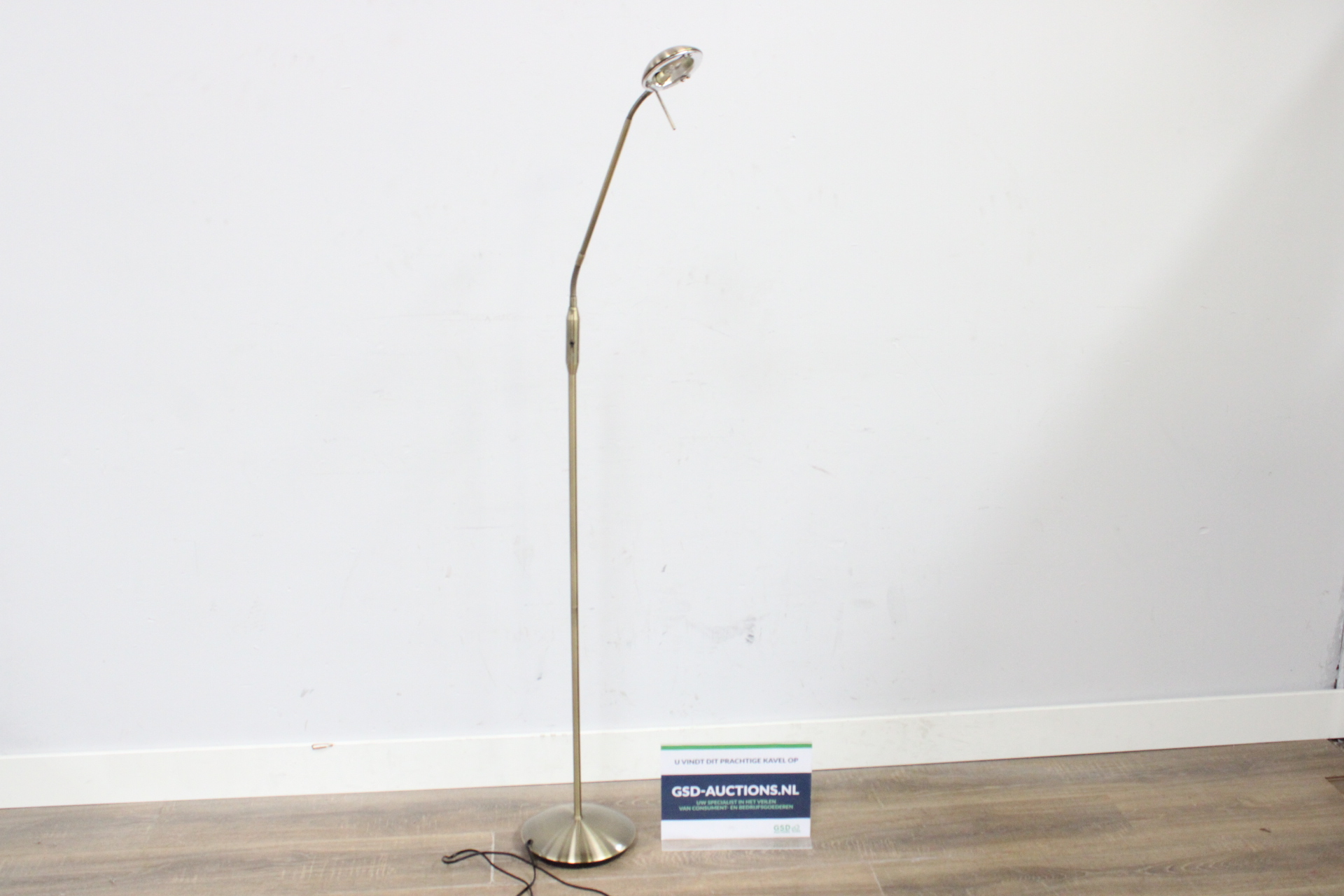 Staande leeslamp met flexibele arm'' – kavel bij GSD Auctions, Zoeterwoude