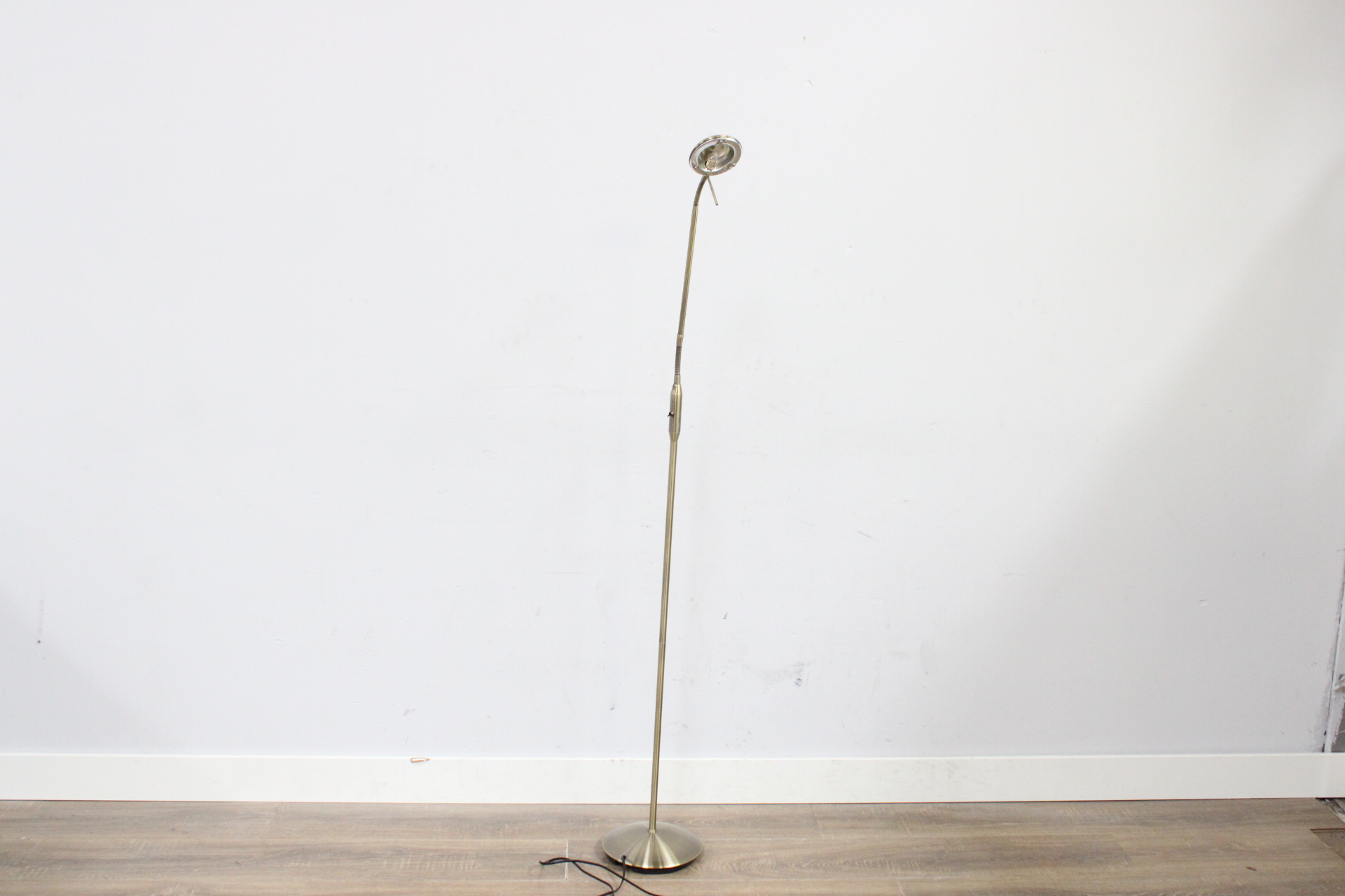 Staande leeslamp met flexibele arm'' – foto 4 – kavel bij GSD Auctions, Zoeterwoude