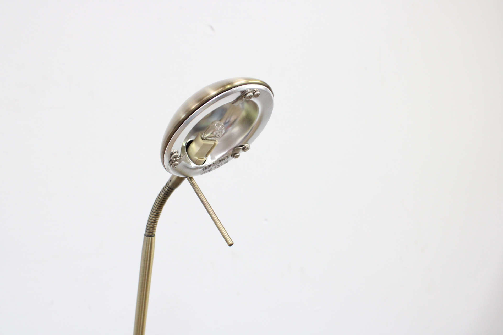 Staande leeslamp met flexibele arm'' – foto 9 – kavel bij GSD Auctions, Zoeterwoude