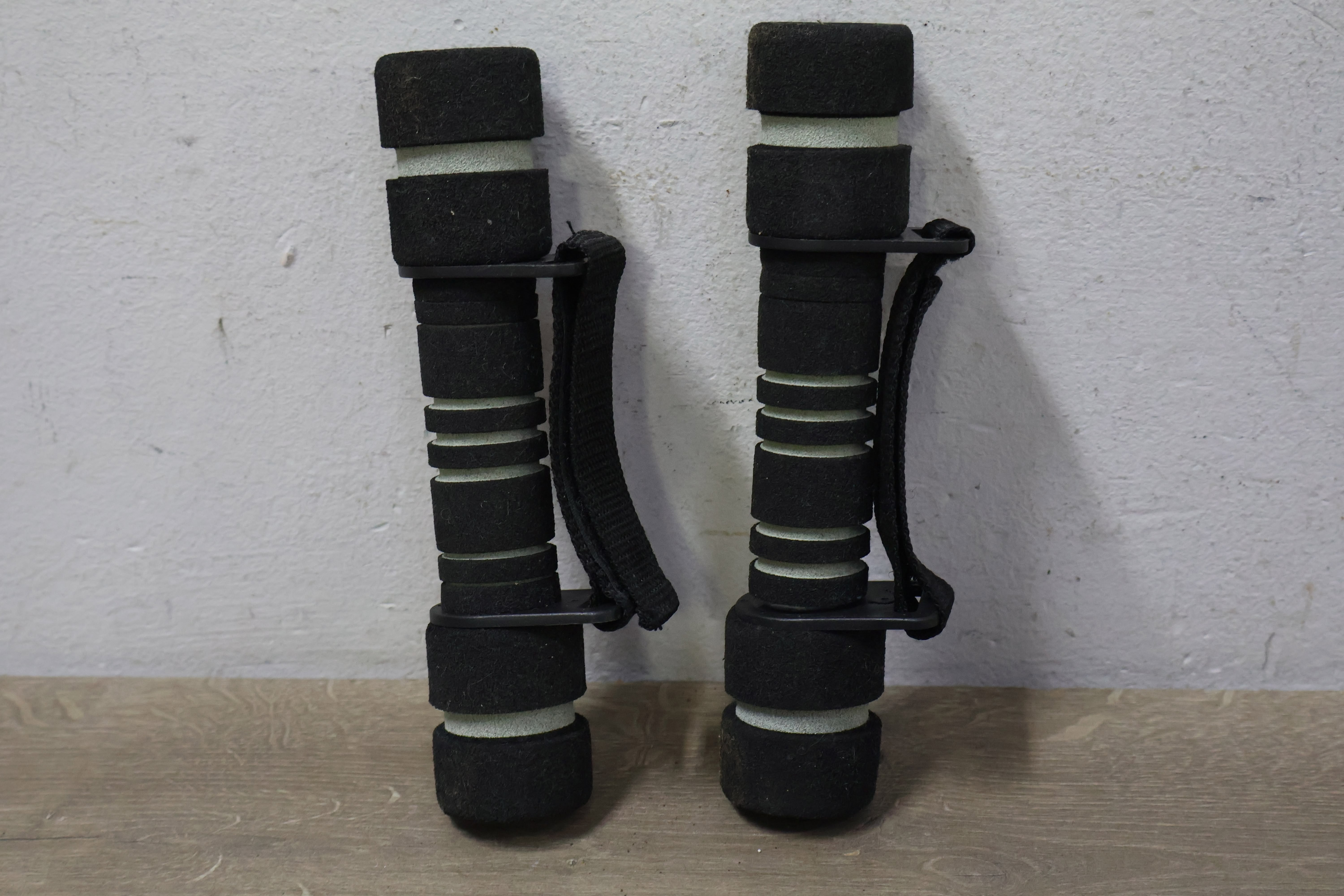 Set Handtrainers met 2 Mini-Dumbbels & Springtouw'' – foto 9 – kavel bij GSD Auctions, Zoeterwoude