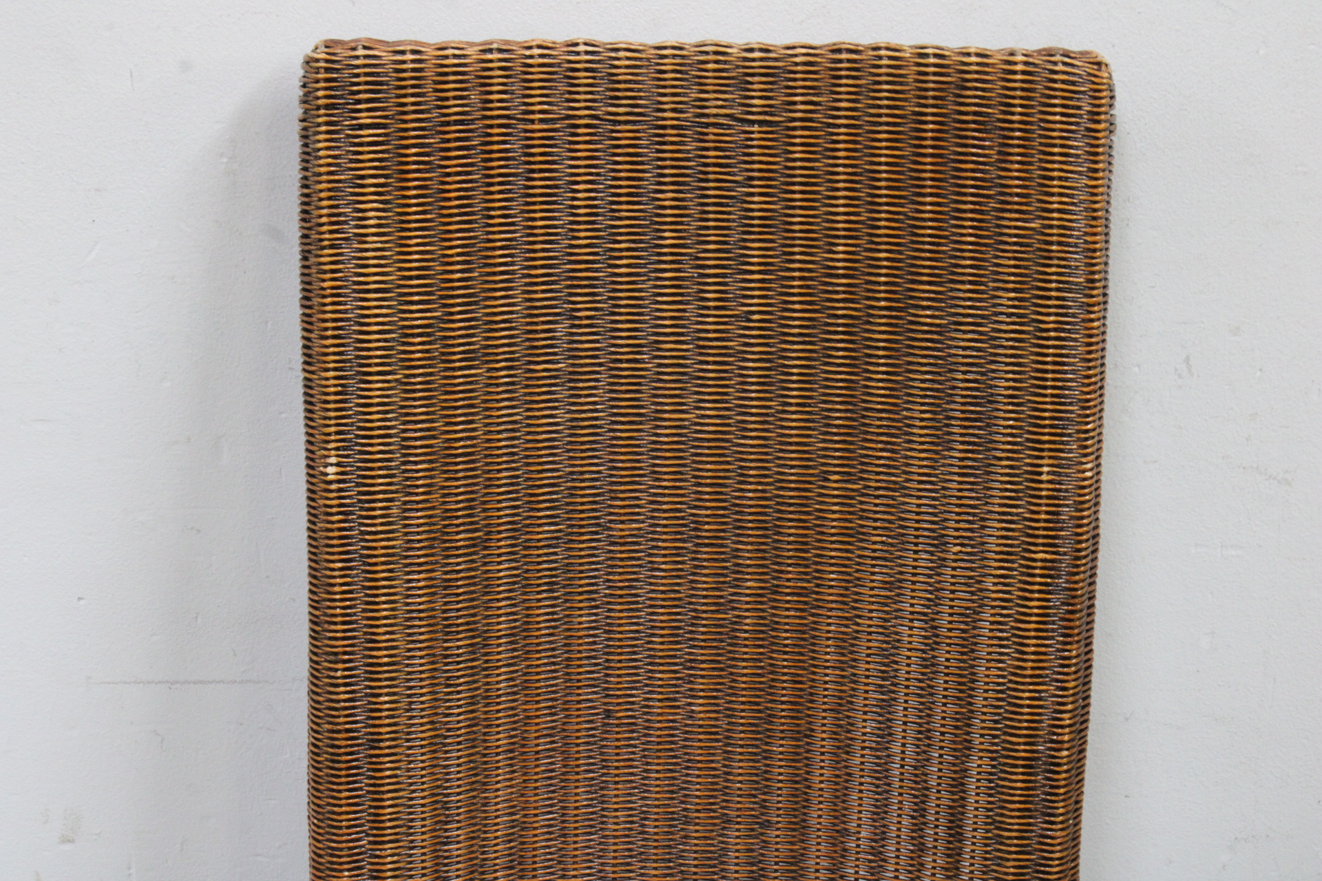 Set van 4 Gevlochten Lloyd Loom Eetkamerstoelen'' – foto 4 – kavel bij GSD Auctions, Zoeterwoude