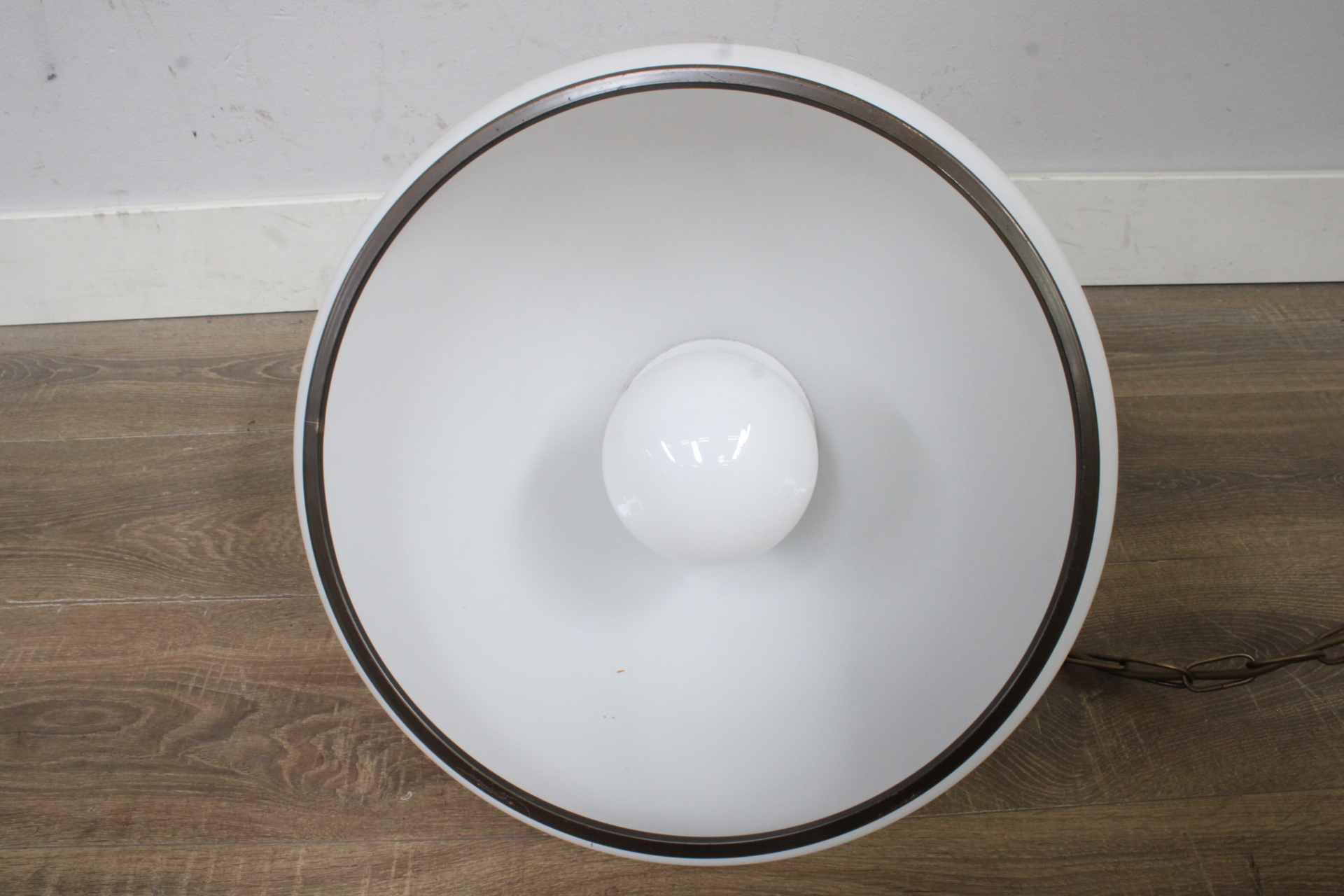 Hanglamp met witte glazen kap'' – foto 6 – kavel bij GSD Auctions, Zoeterwoude