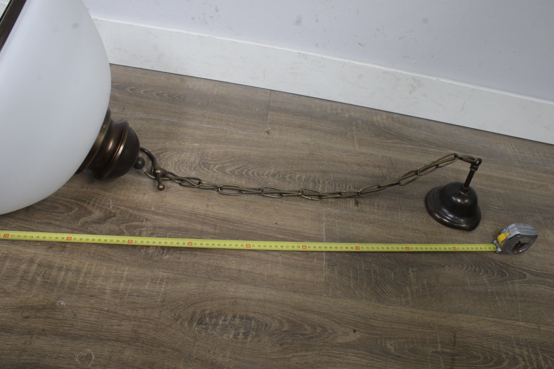 Hanglamp met witte glazen kap'' – foto 8 – kavel bij GSD Auctions, Zoeterwoude