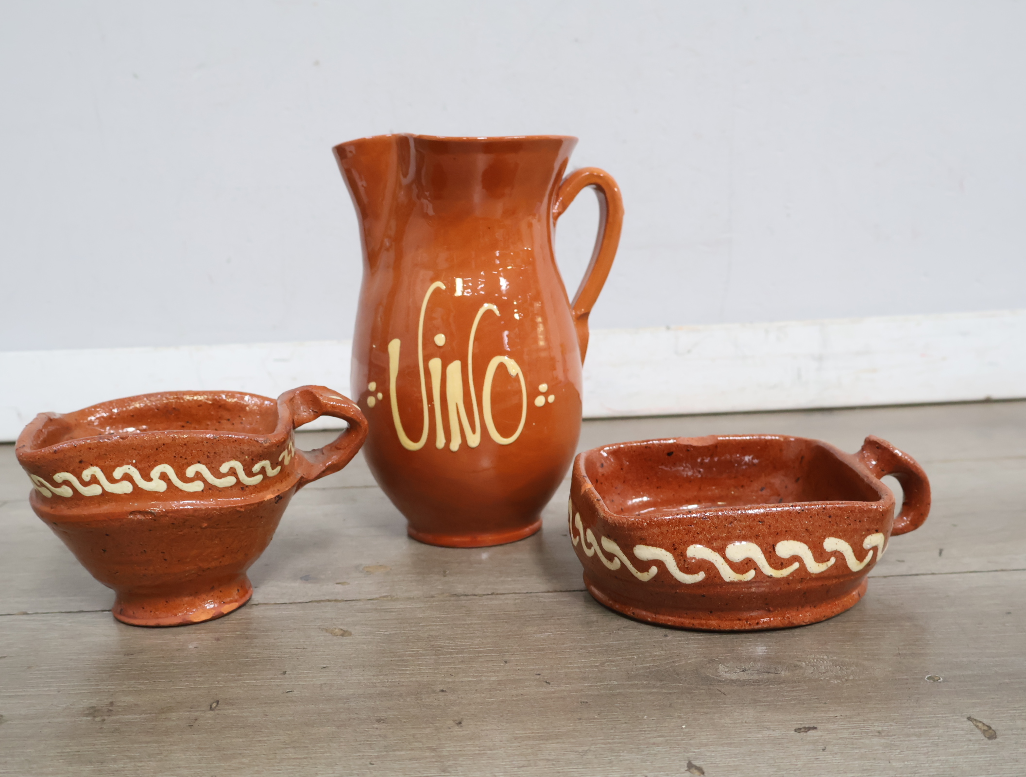 Set van keramische wijnkaraf en schaaltjes'' – foto 3 – kavel bij GSD Auctions, Zoeterwoude