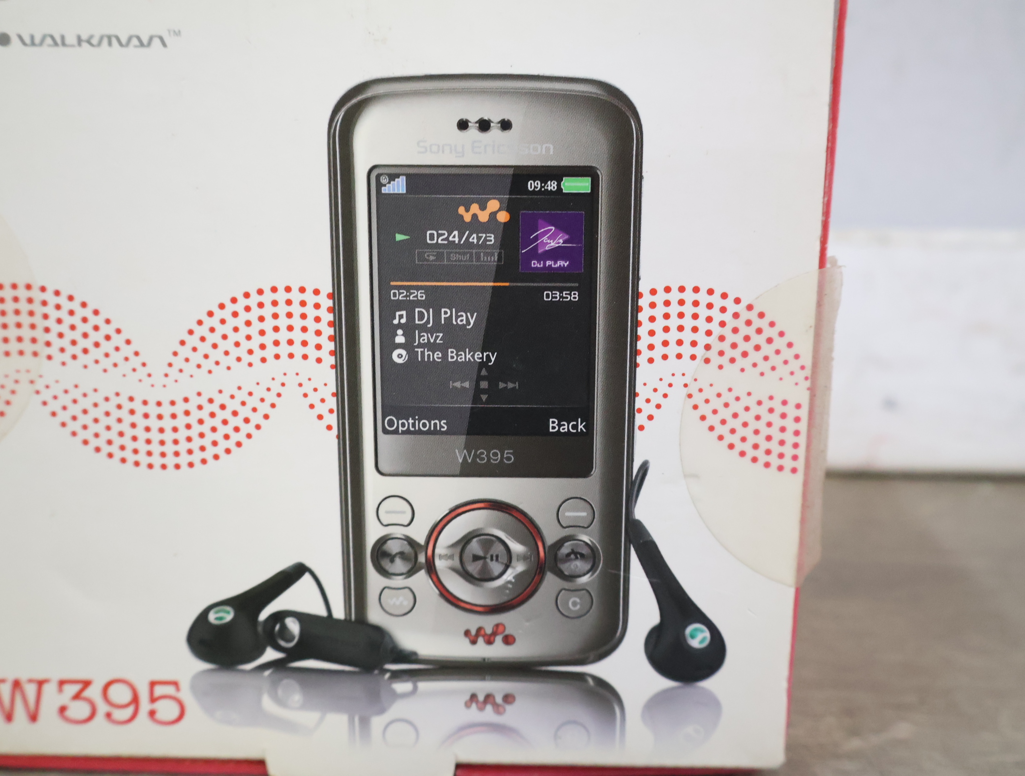 Sony Ericsson W395 mobiele telefoon met accessoires'' – foto 5 – kavel bij GSD Auctions, Zoeterwoude