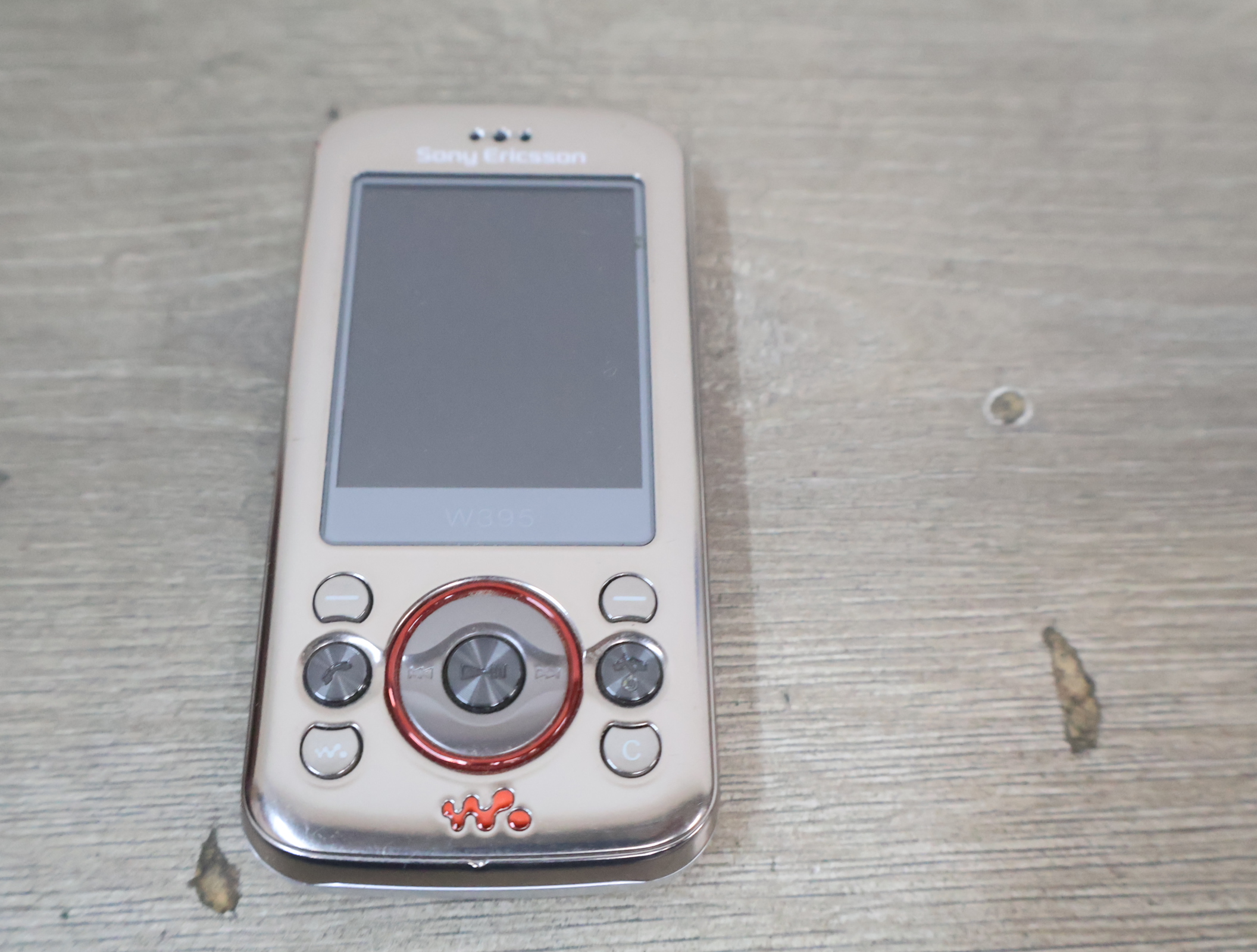 Sony Ericsson W395 mobiele telefoon met accessoires'' – foto 10 – kavel bij GSD Auctions, Zoeterwoude