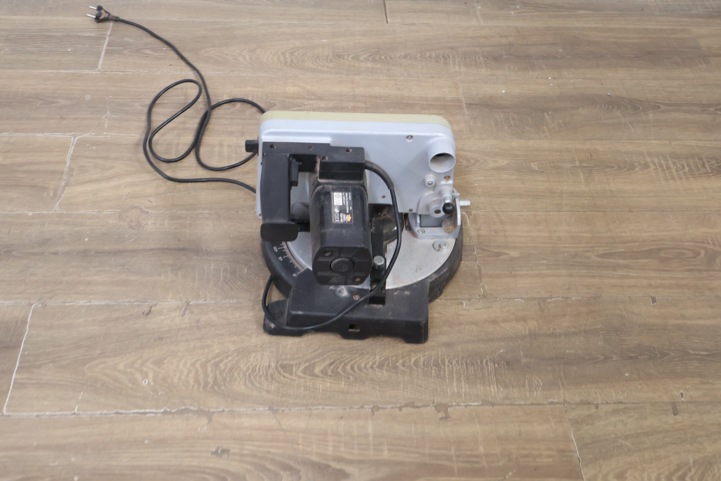 Top TGS 1100 verstekzaag – foto 8 – kavel bij GSD Auctions, Zoeterwoude