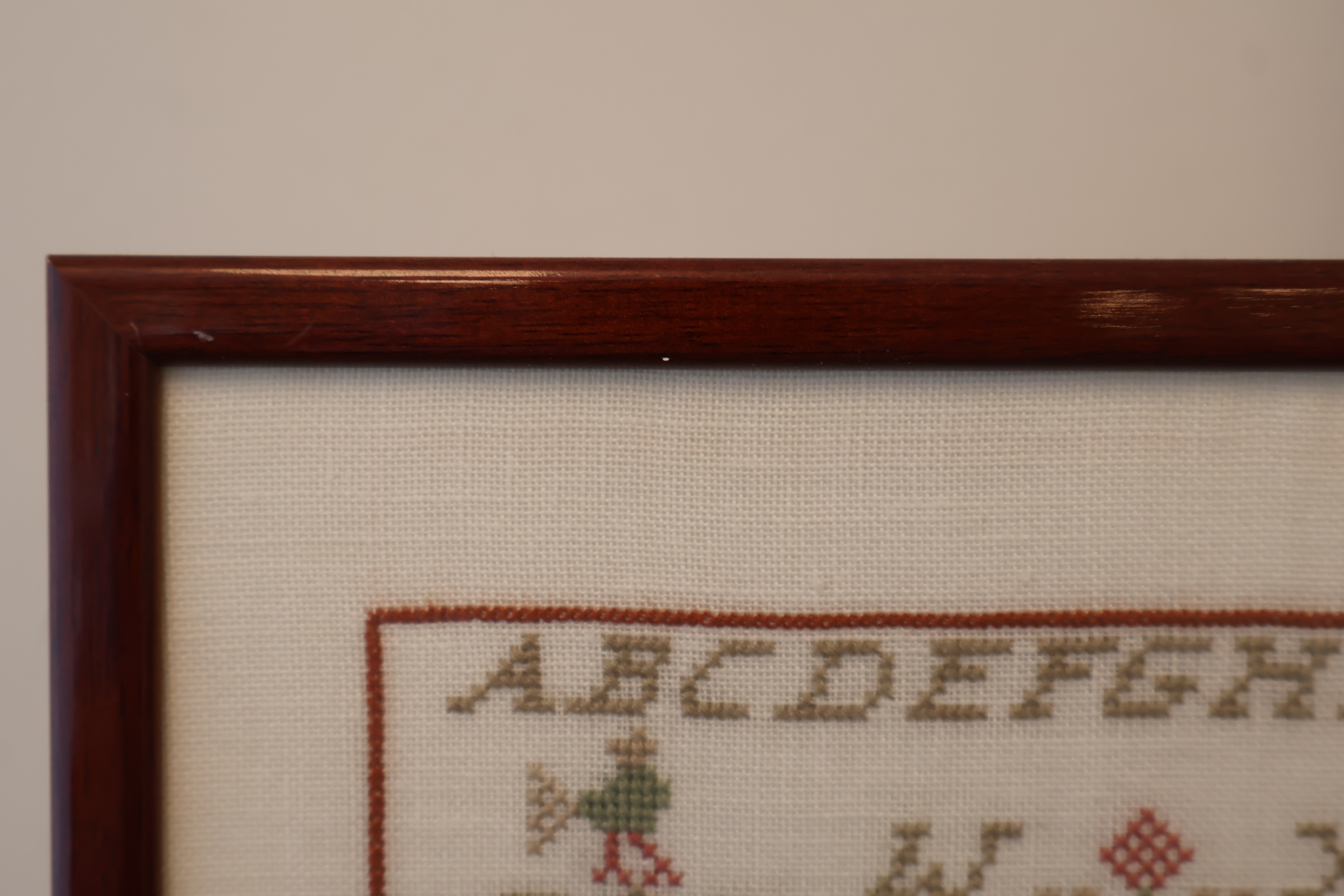 Geborduurde sampler in houten lijst'' – foto 10 – kavel bij GSD Auctions, Zoeterwoude