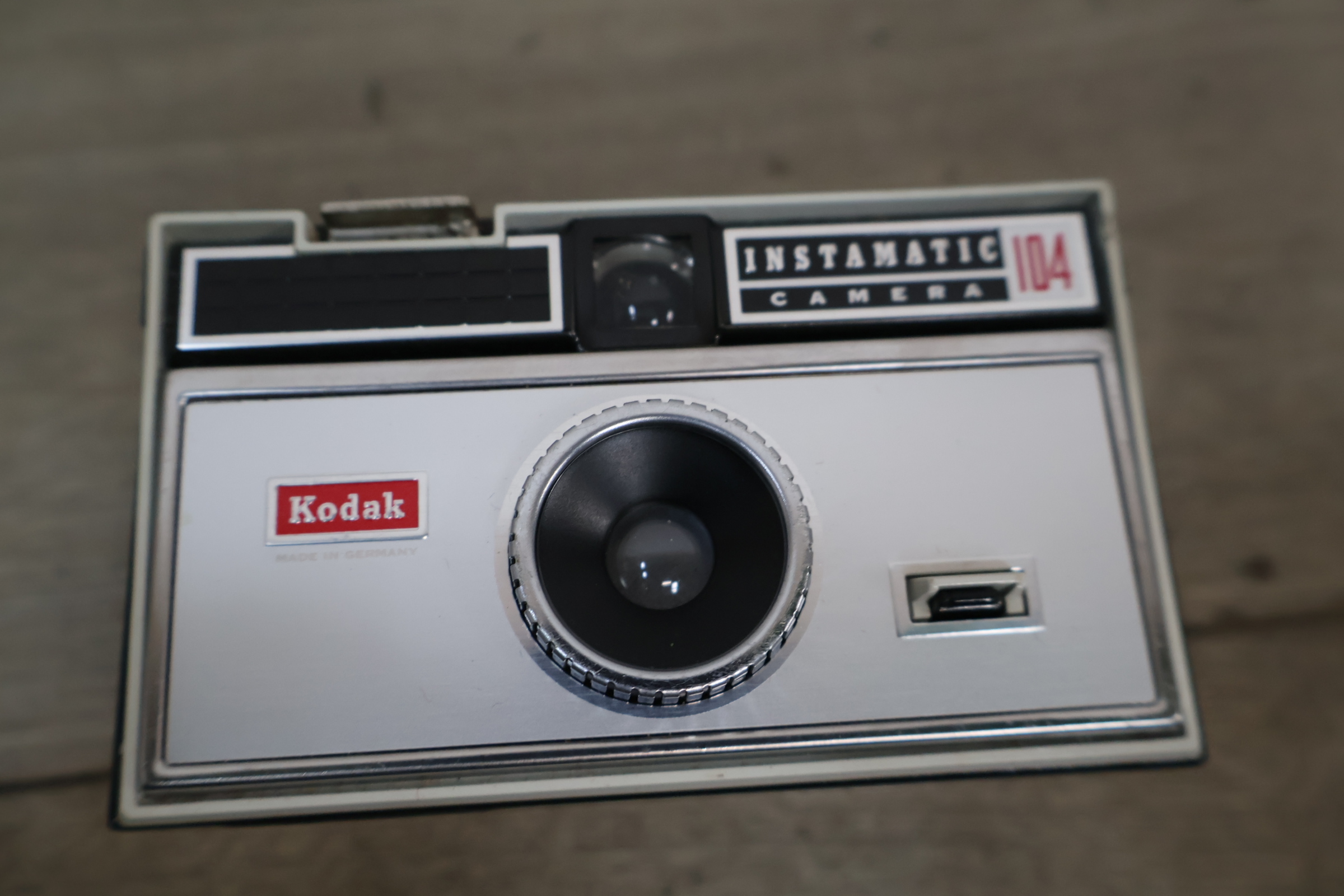 Kodak Instamatic 104 camera met leren draagtas' – foto 8 – kavel bij GSD Auctions, Zoeterwoude