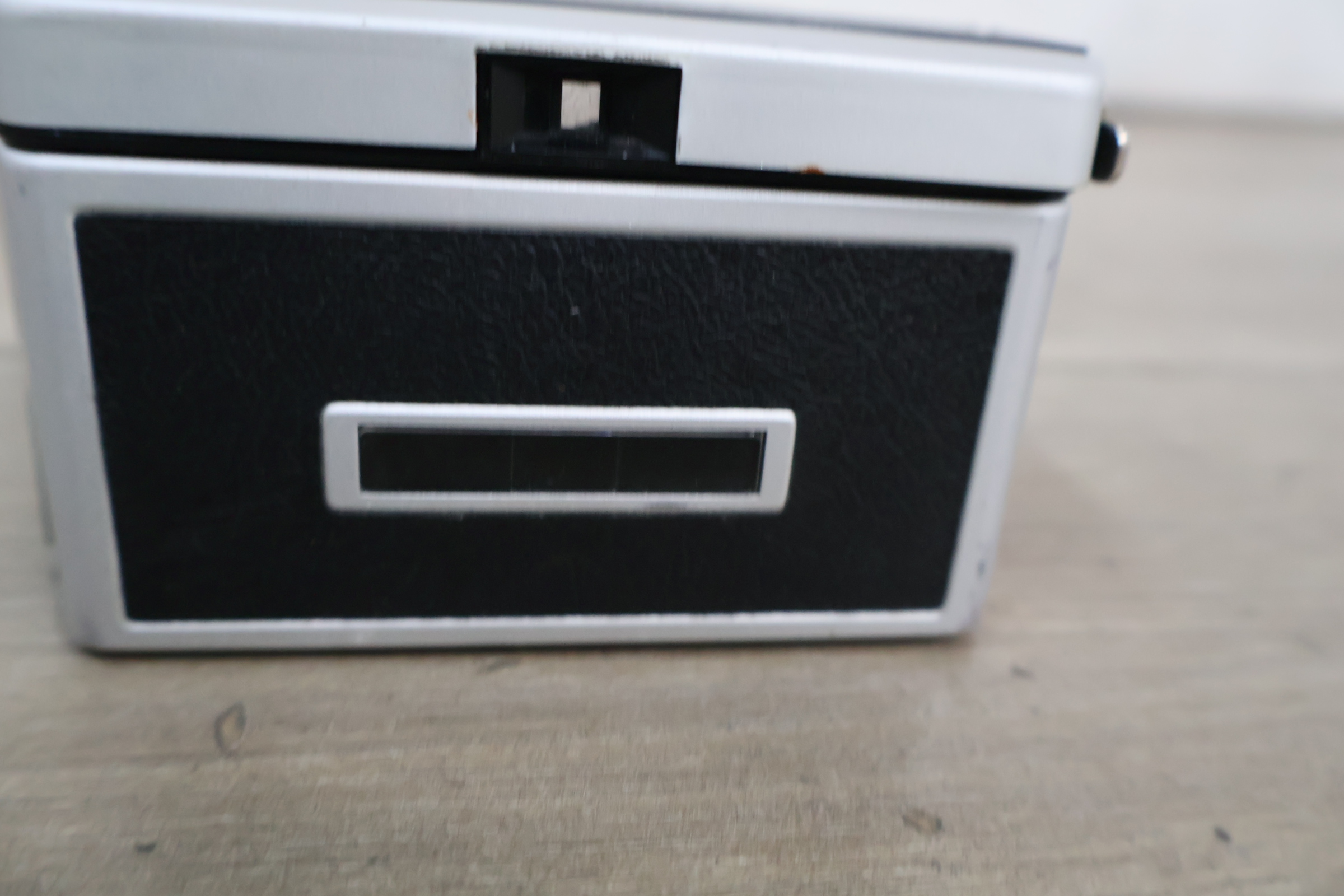 Kodak Instamatic 104 camera met leren draagtas' – foto 10 – kavel bij GSD Auctions, Zoeterwoude