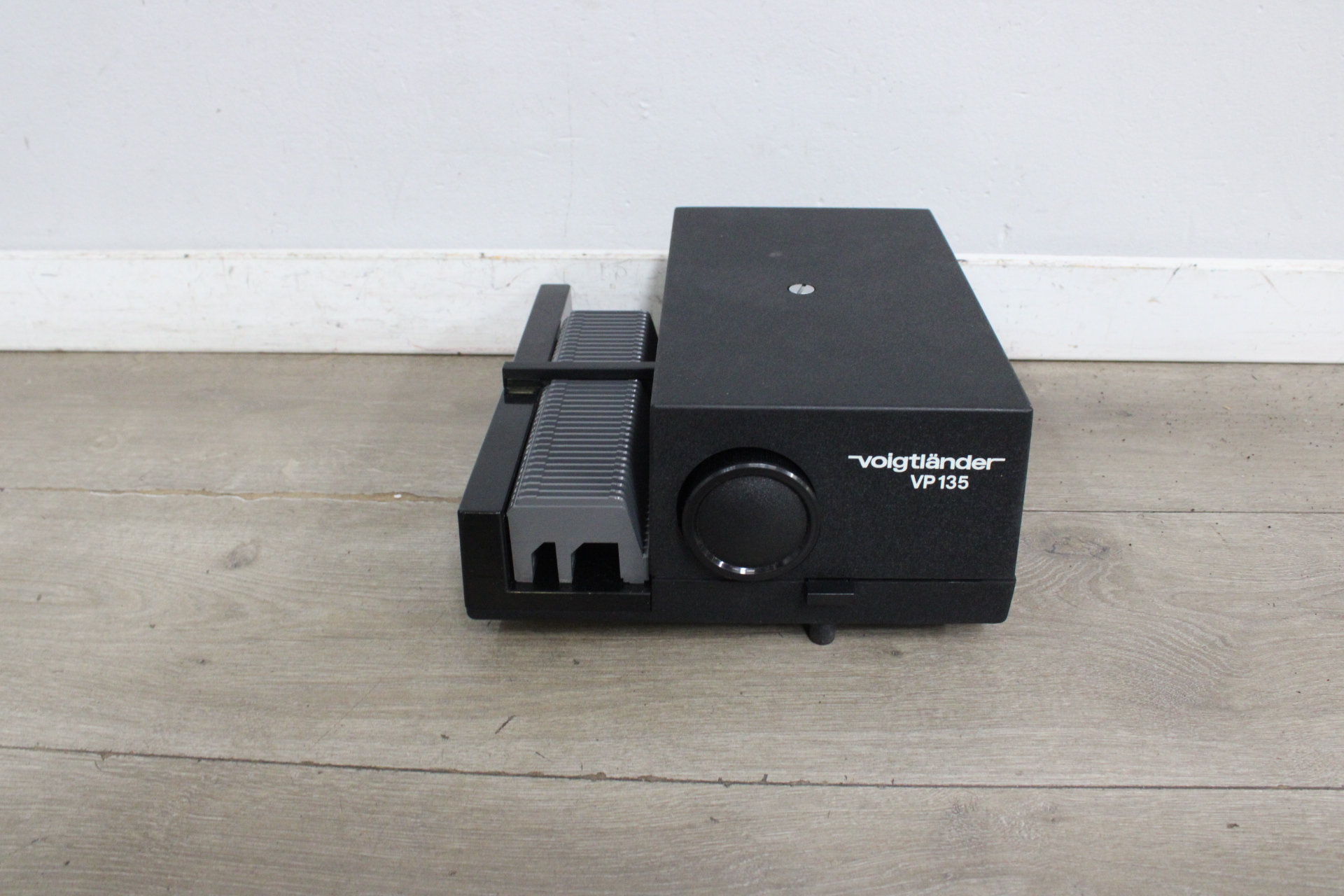 Voigtländer VP 135 Diaprojektor' – foto 4 – kavel bij GSD Auctions, Zoeterwoude