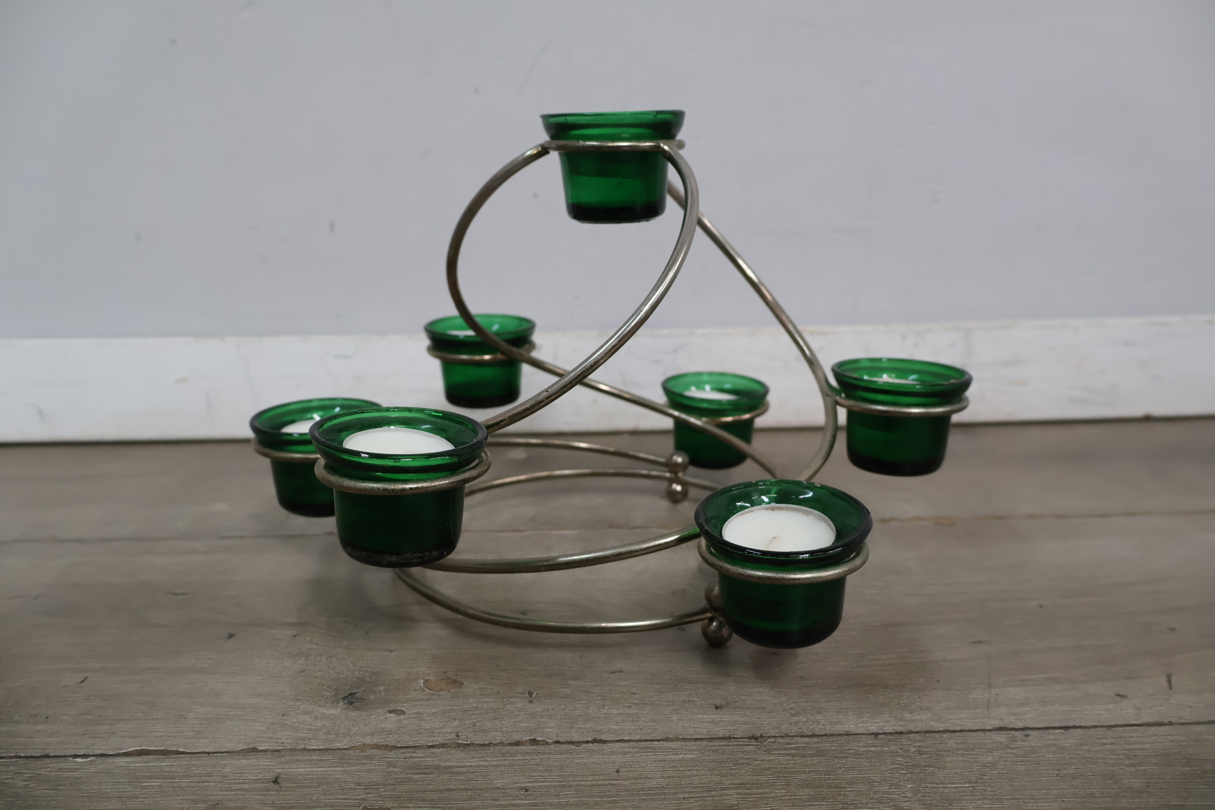 Metalen kandelaar met groene glazen houdertjes' – foto 3 – kavel bij GSD Auctions, Zoeterwoude