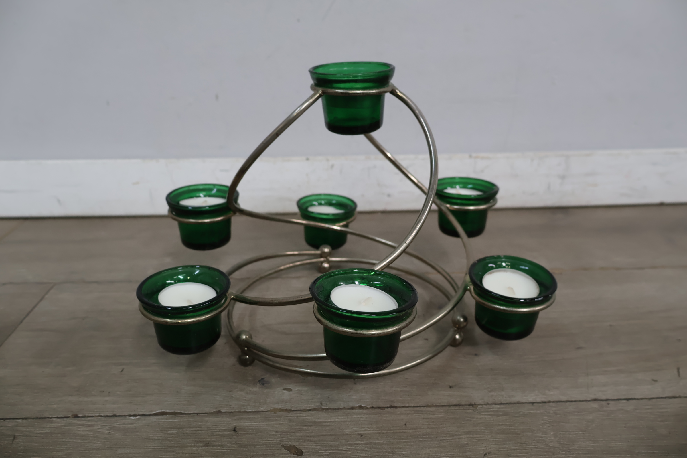 Metalen kandelaar met groene glazen houdertjes' – foto 4 – kavel bij GSD Auctions, Zoeterwoude