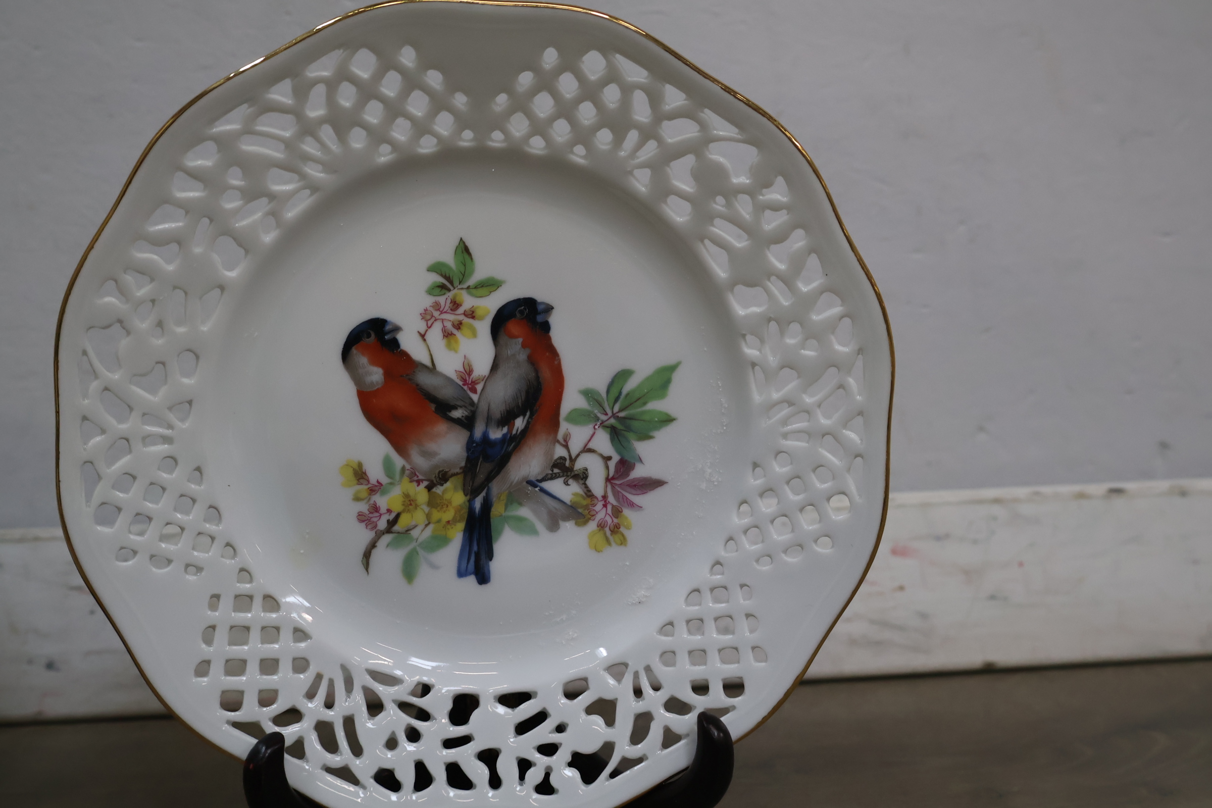 Set sierborden, gebaksborden met bloem- en vogeldecoraties – foto 8 – kavel bij GSD Auctions, Zoeterwoude