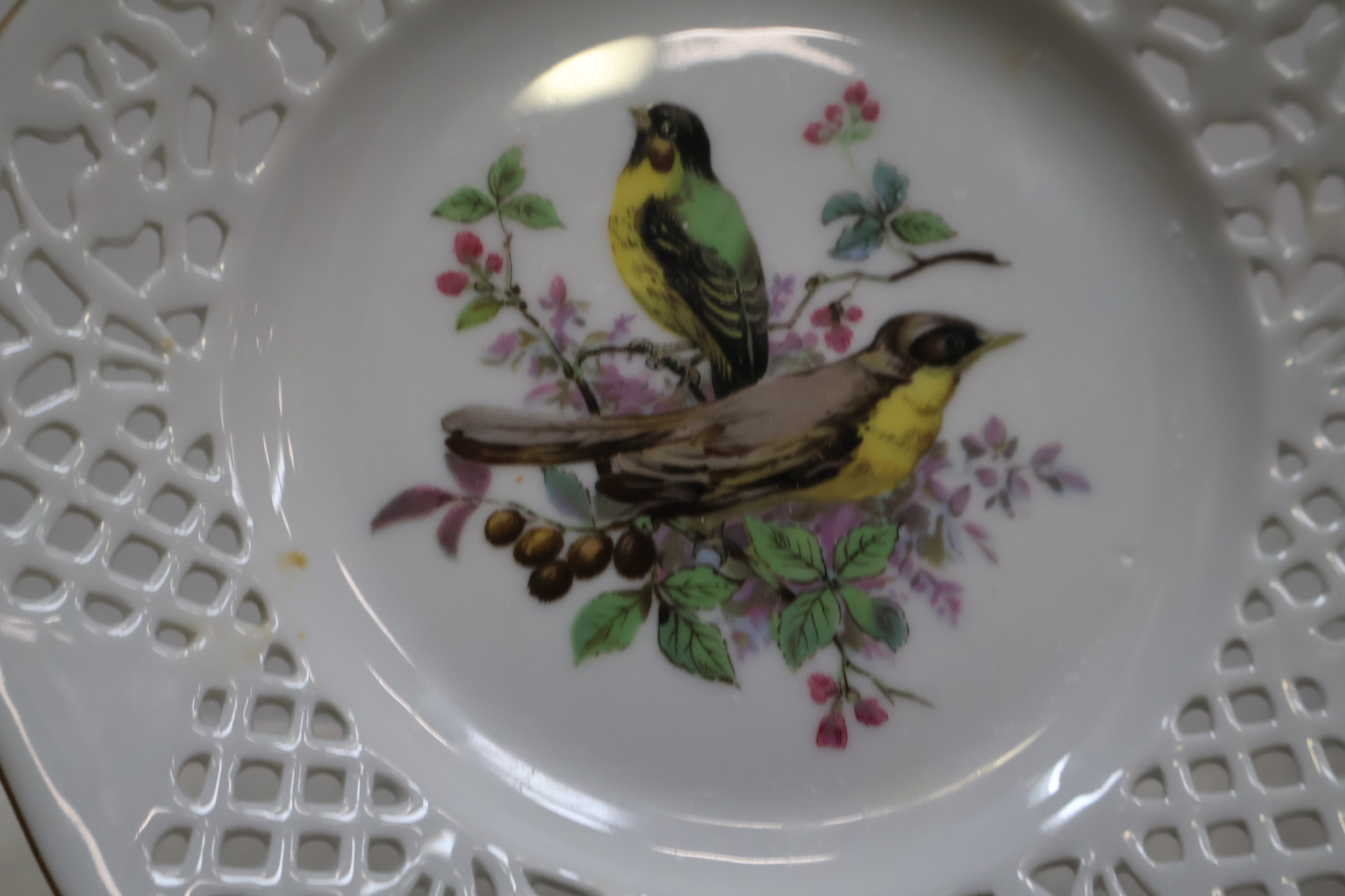 Set sierborden, gebaksborden met bloem- en vogeldecoraties – foto 10 – kavel bij GSD Auctions, Zoeterwoude