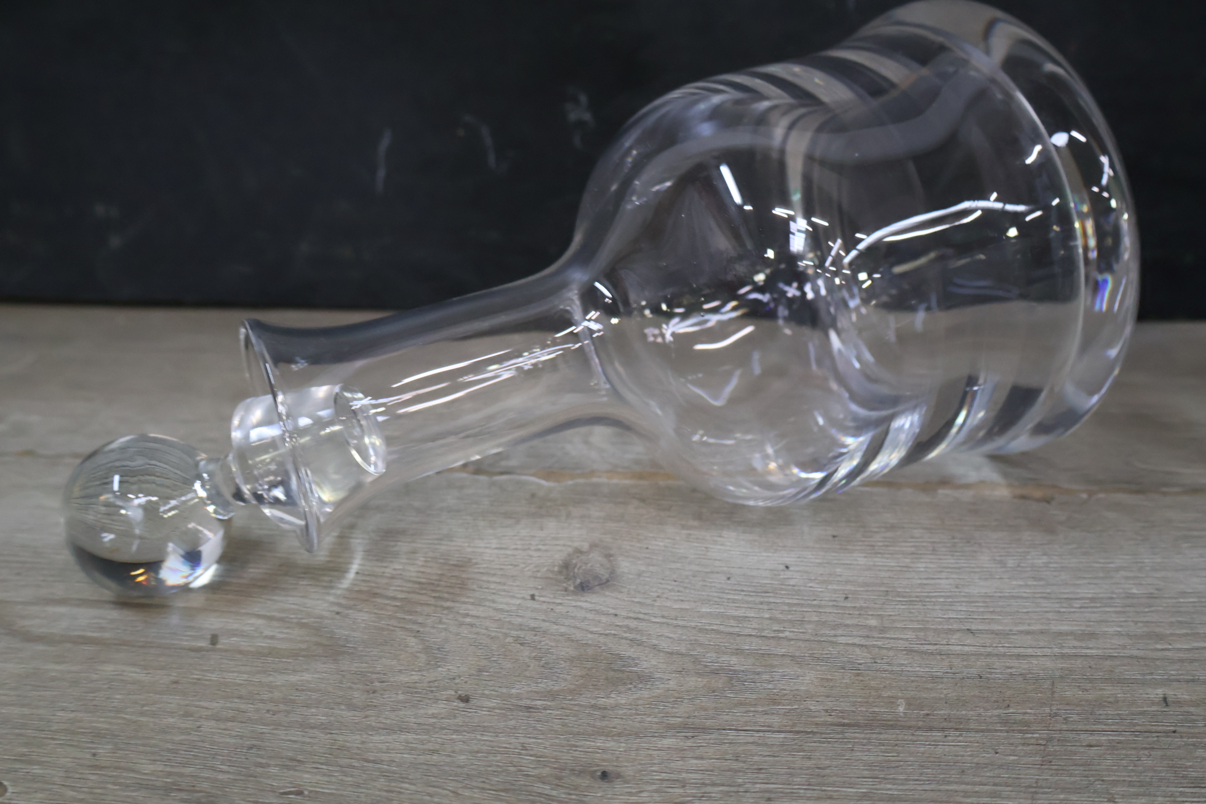 Glazen set met karaf en gekleurde voetjes – foto 9 – kavel bij GSD Auctions, Zoeterwoude