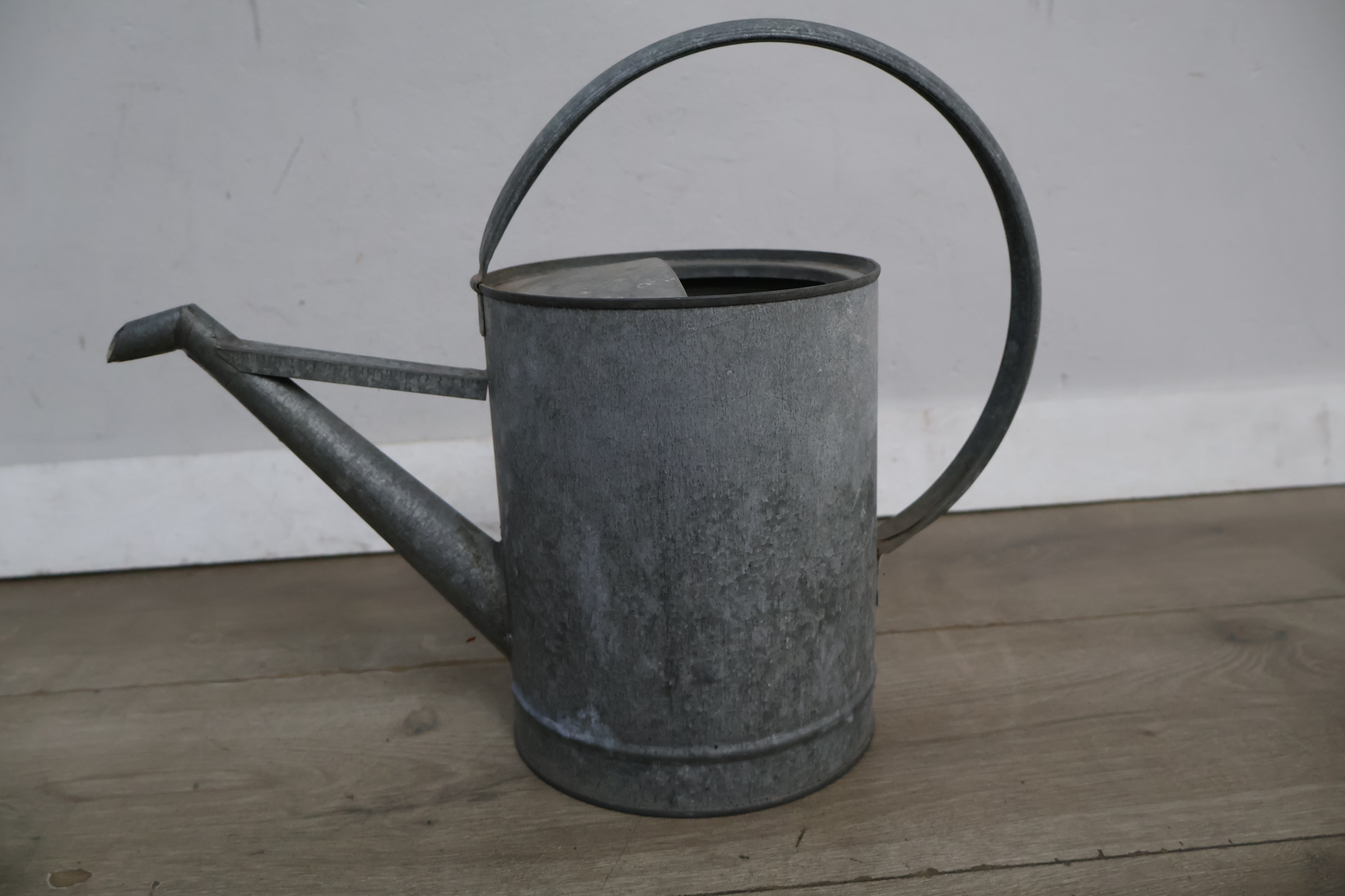 Metalen gieter – foto 3 – kavel bij GSD Auctions, Zoeterwoude