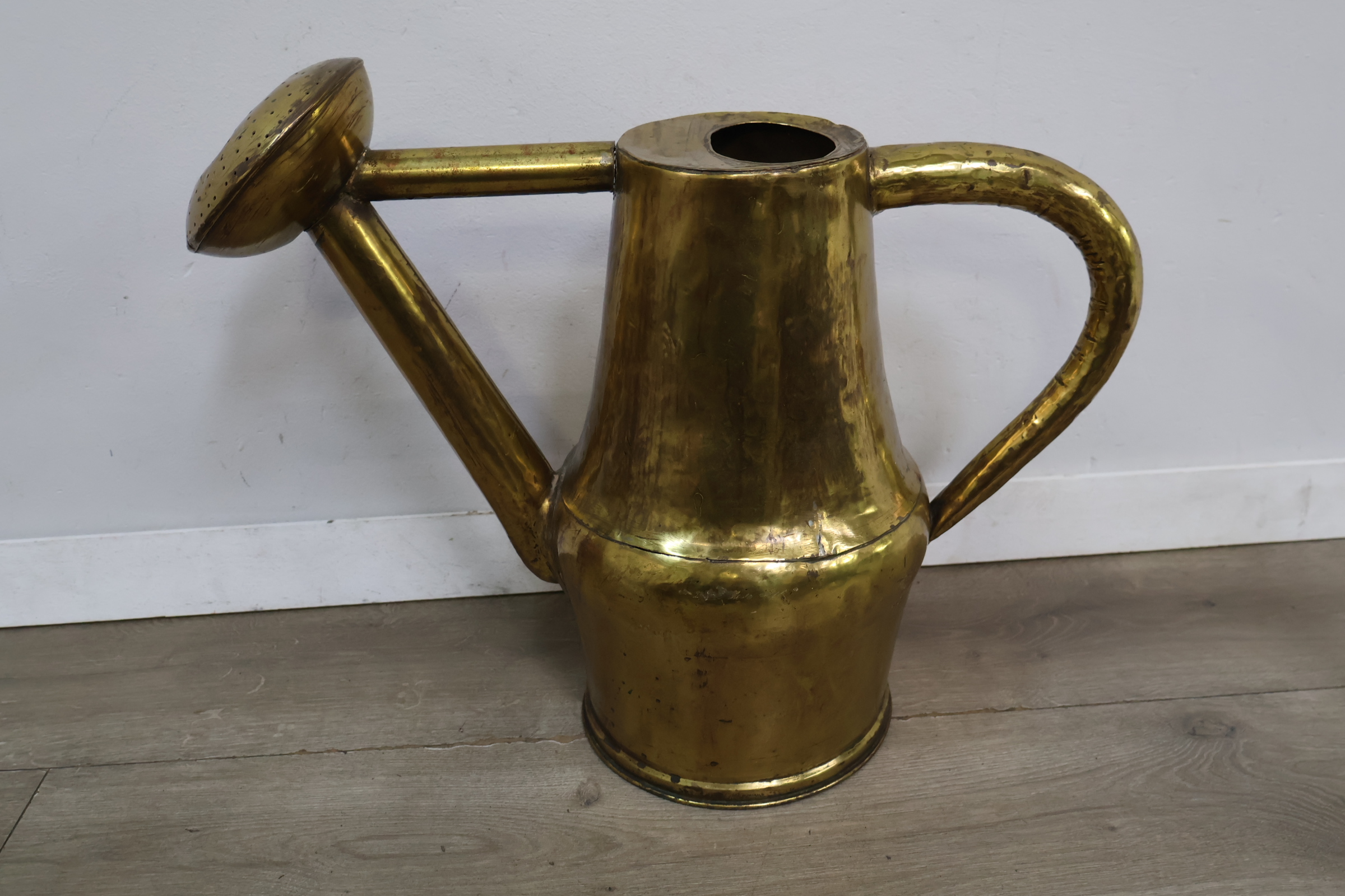 Grote messing gietersproeier – foto 3 – kavel bij GSD Auctions, Zoeterwoude