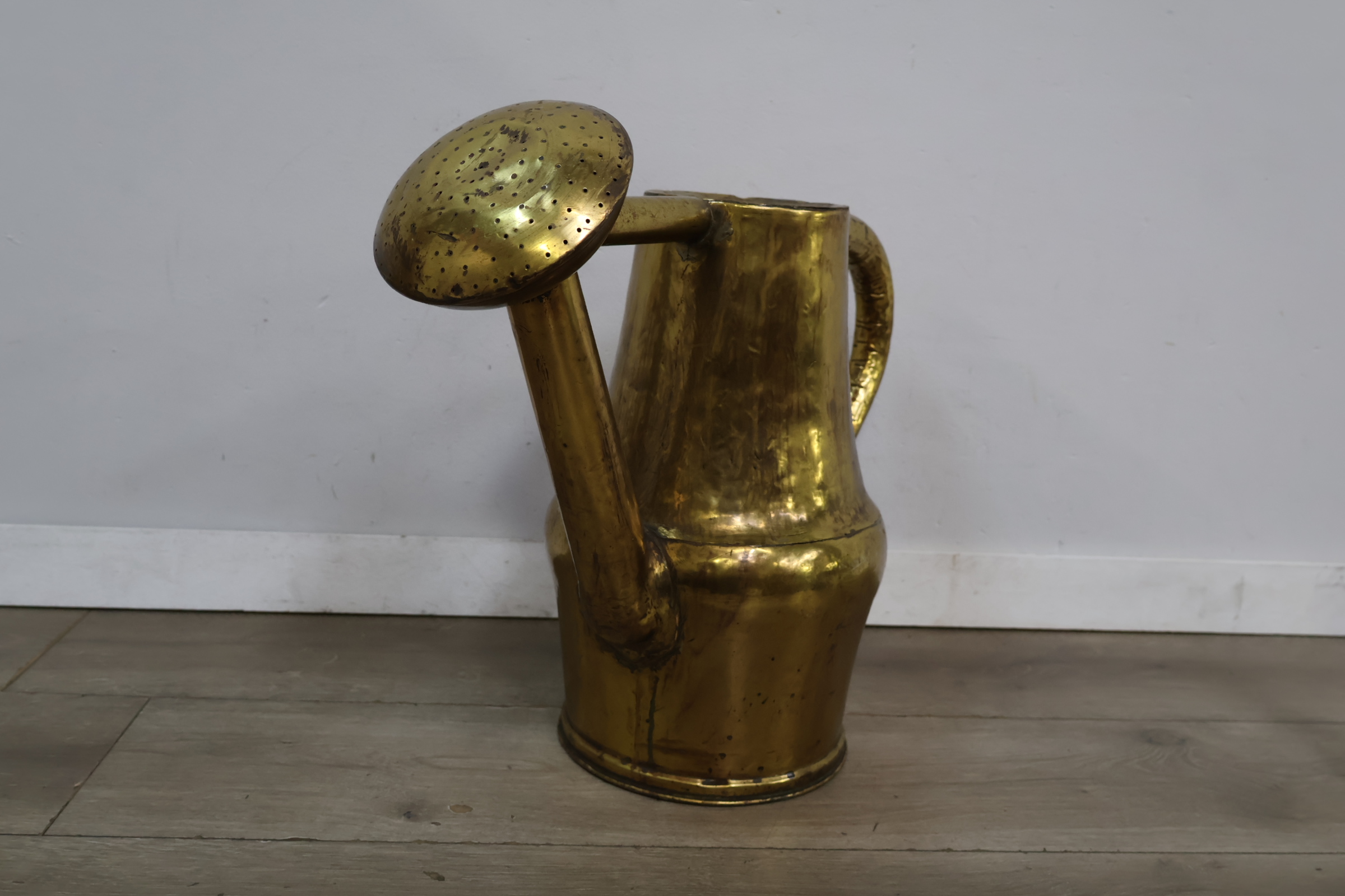 Grote messing gietersproeier – foto 5 – kavel bij GSD Auctions, Zoeterwoude
