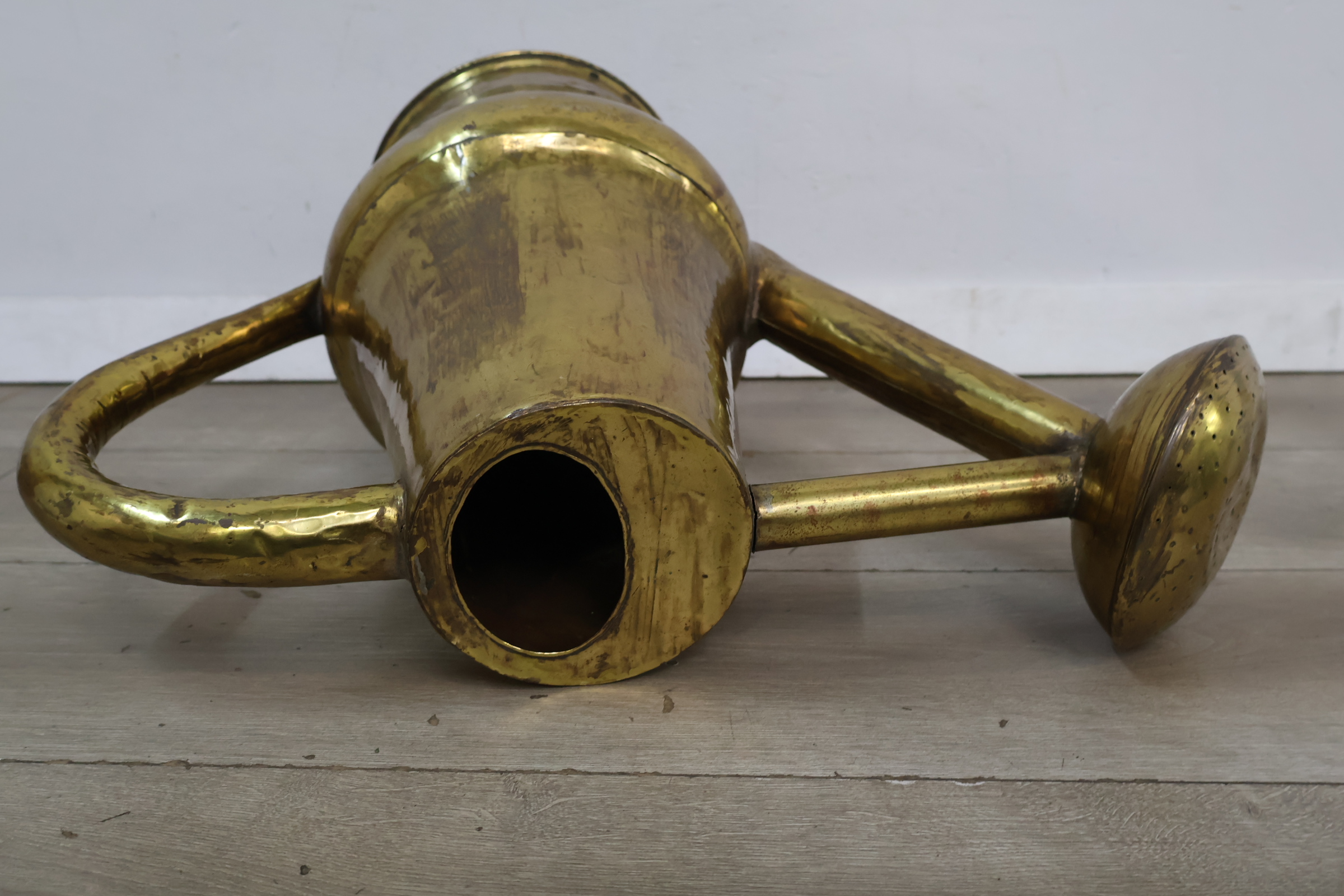 Grote messing gietersproeier – foto 9 – kavel bij GSD Auctions, Zoeterwoude