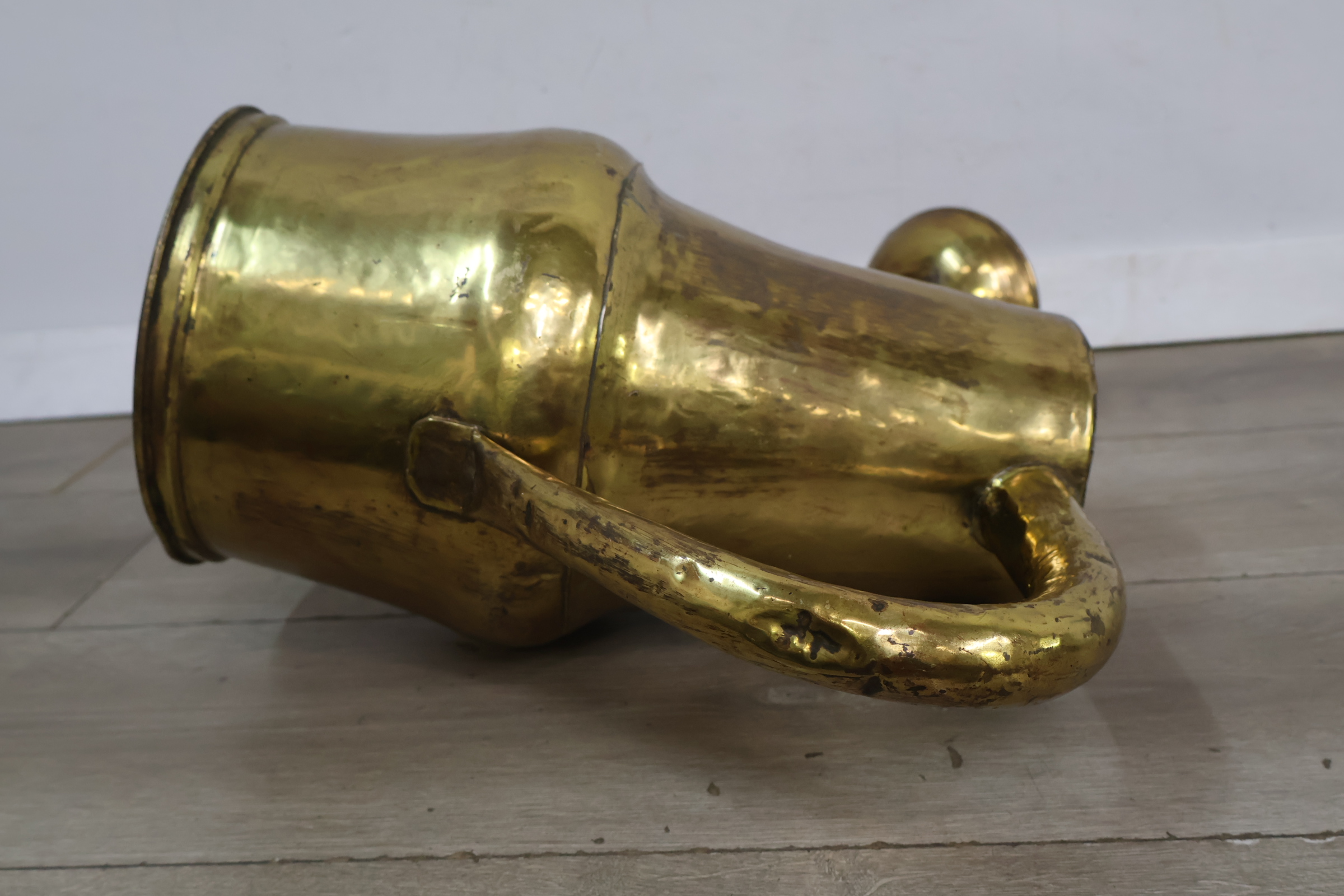 Grote messing gietersproeier – foto 10 – kavel bij GSD Auctions, Zoeterwoude