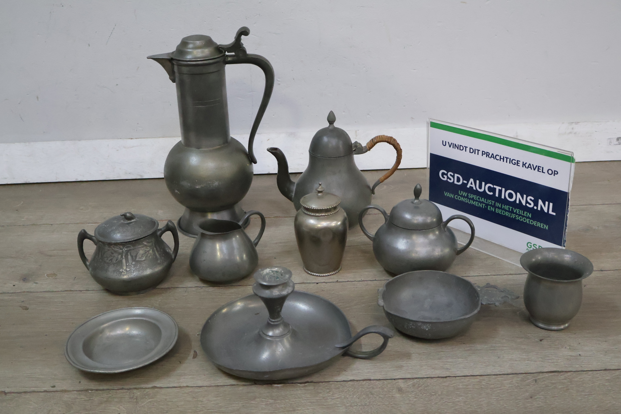 Set tinnen koffie en theeservies – foto 2 – kavel bij GSD Auctions, Zoeterwoude