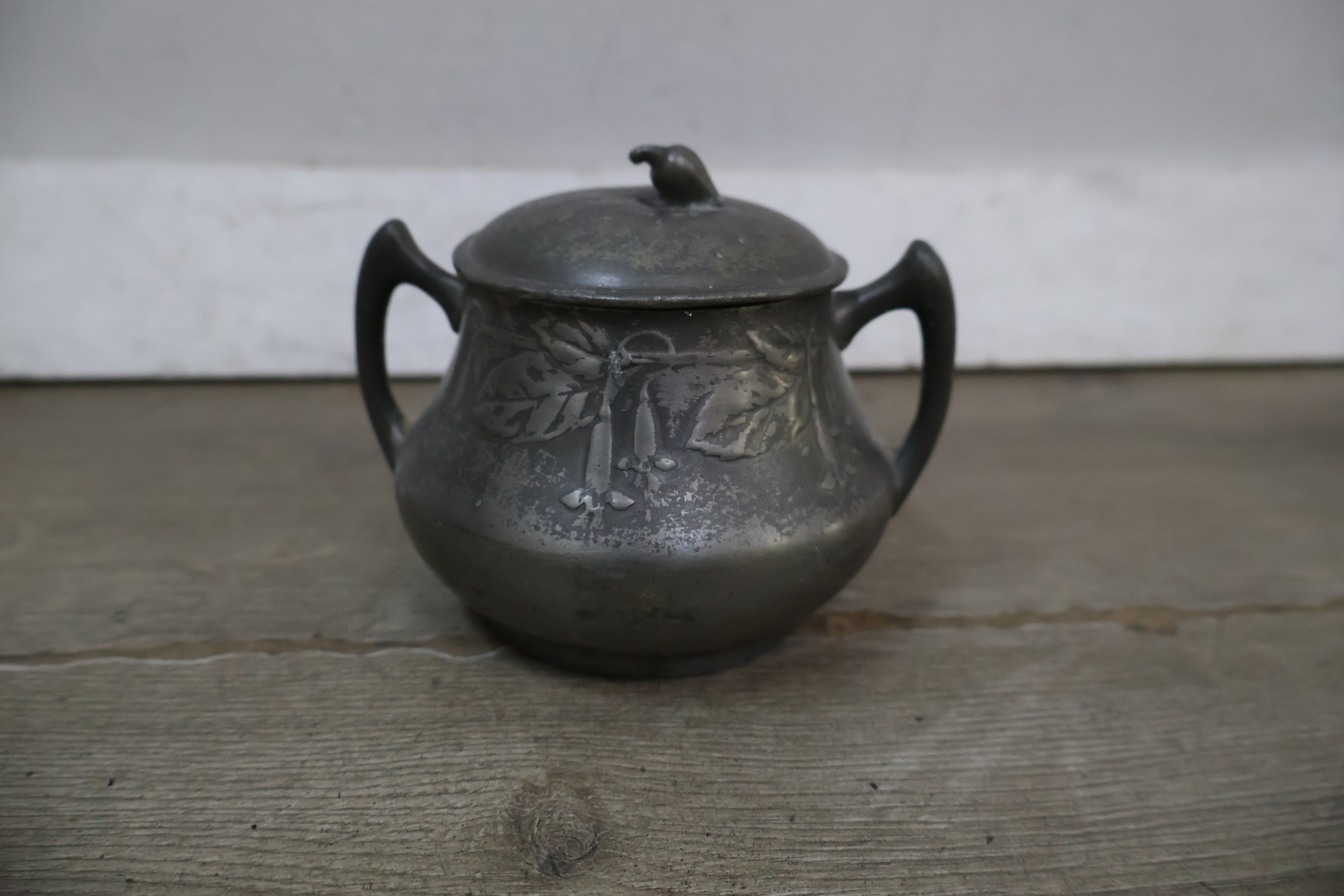 Set tinnen koffie en theeservies – foto 8 – kavel bij GSD Auctions, Zoeterwoude