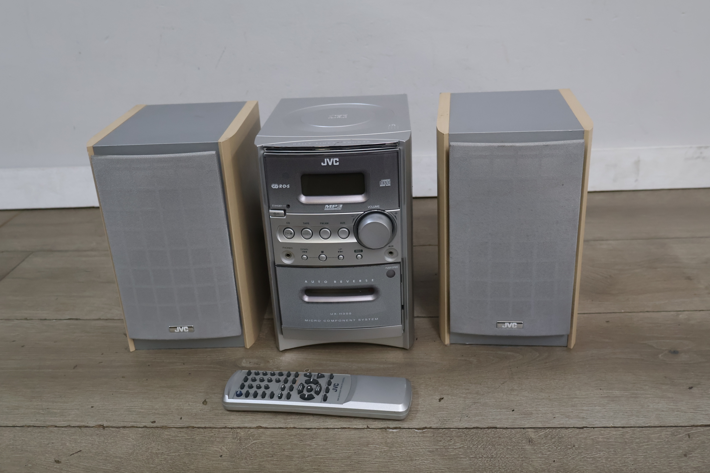 JVC Micro Component System UX-H300 – foto 3 – kavel bij GSD Auctions, Zoeterwoude