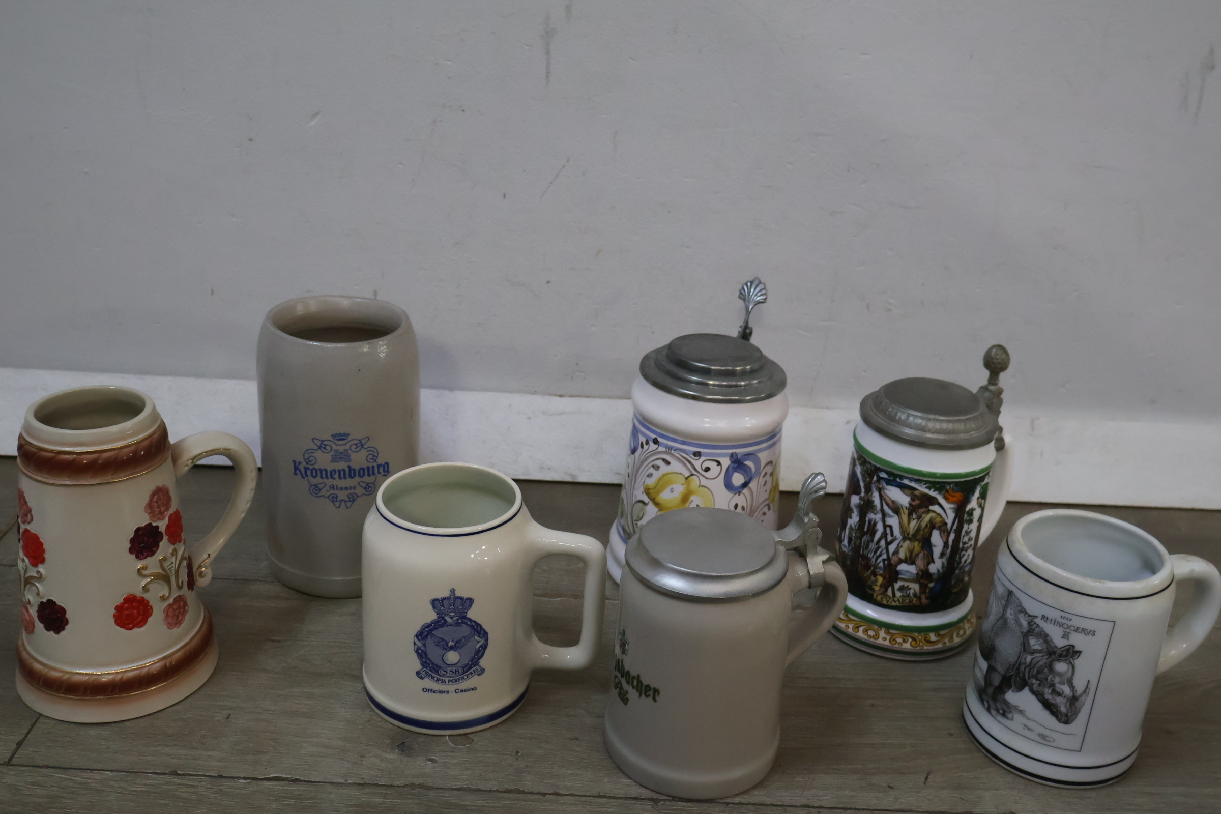 Diverse Bierpullen en Steingut Bierkruiken – foto 7 – kavel bij GSD Auctions, Zoeterwoude