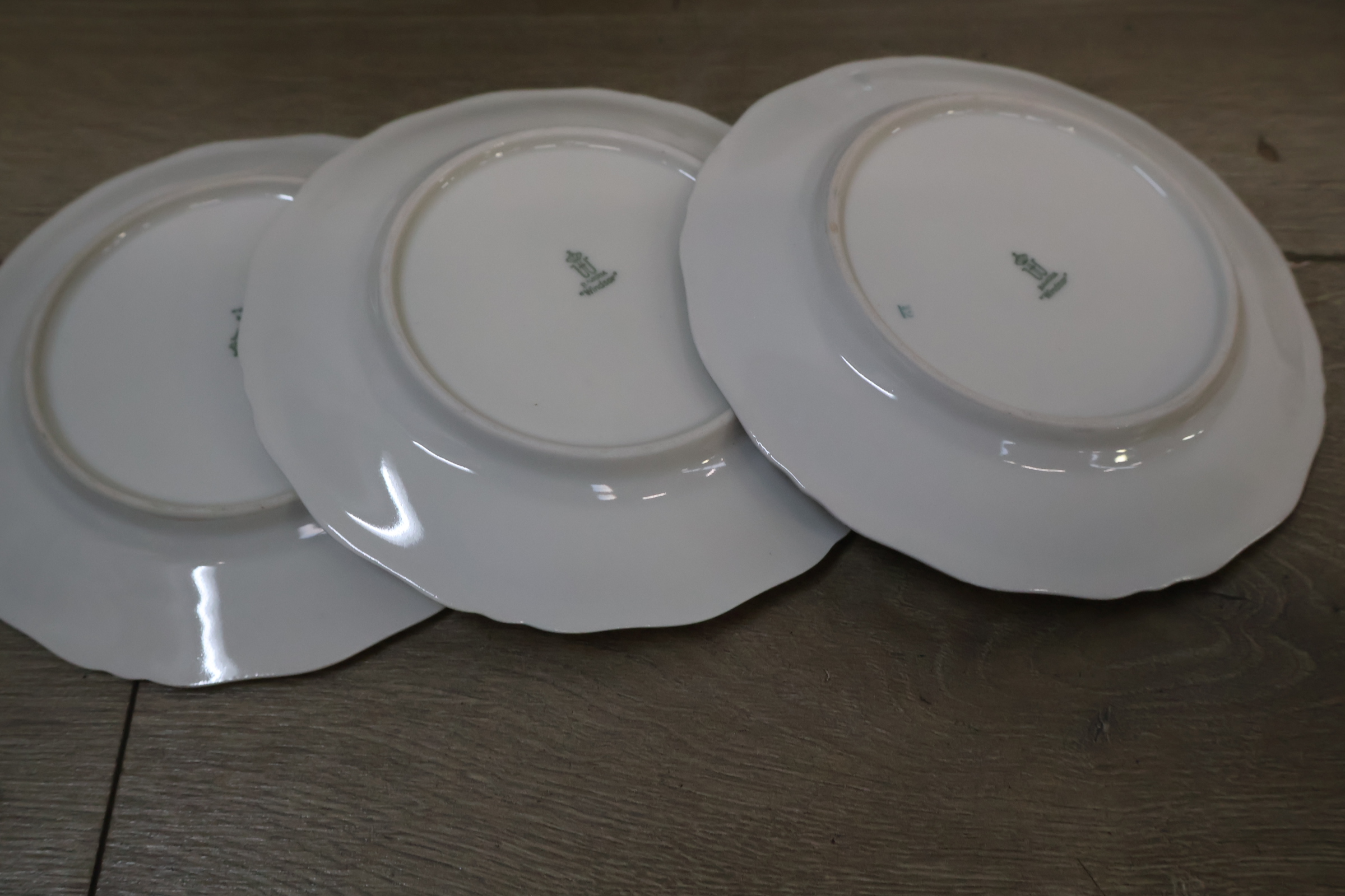 Vintage wit servies met bloemendecoratie en gouden rand – foto 7 – kavel bij GSD Auctions, Zoeterwoude