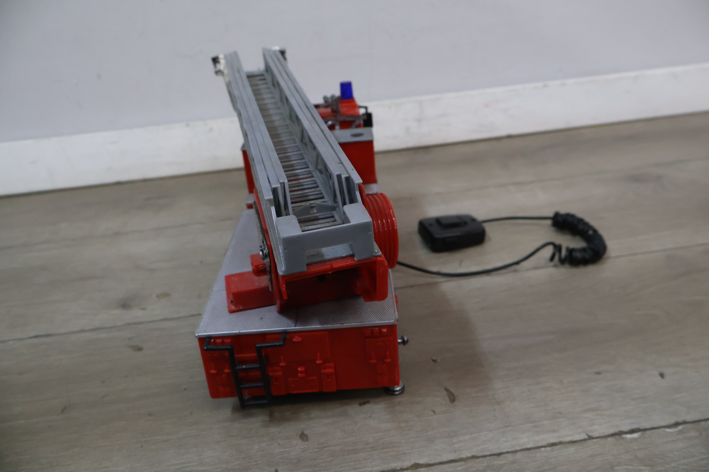 Speelgoed brandweerwagen – foto 8 – kavel bij GSD Auctions, Zoeterwoude