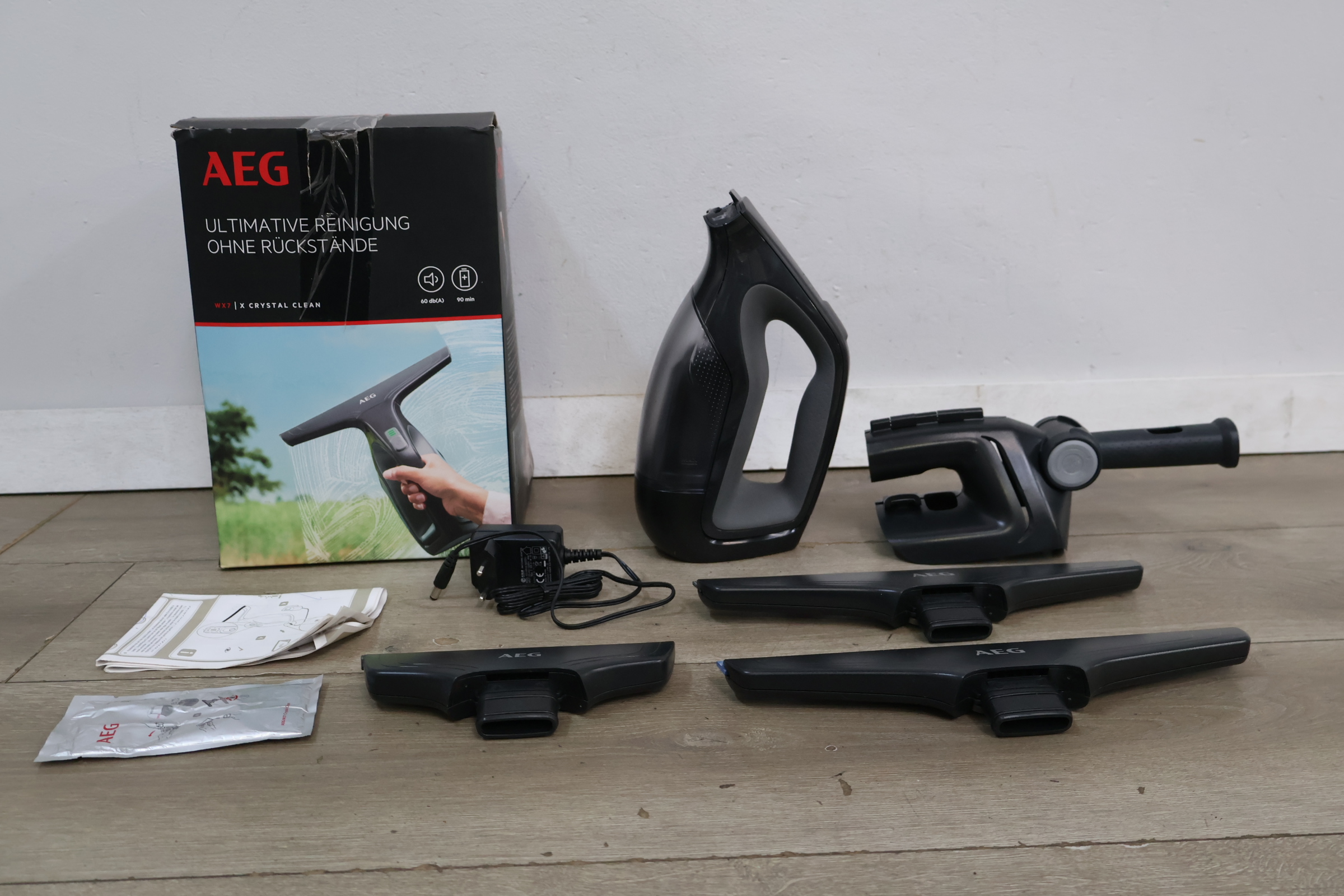 AEG WX7 | X Crystal Clean raamwisser set – foto 4 – kavel bij GSD Auctions, Zoeterwoude