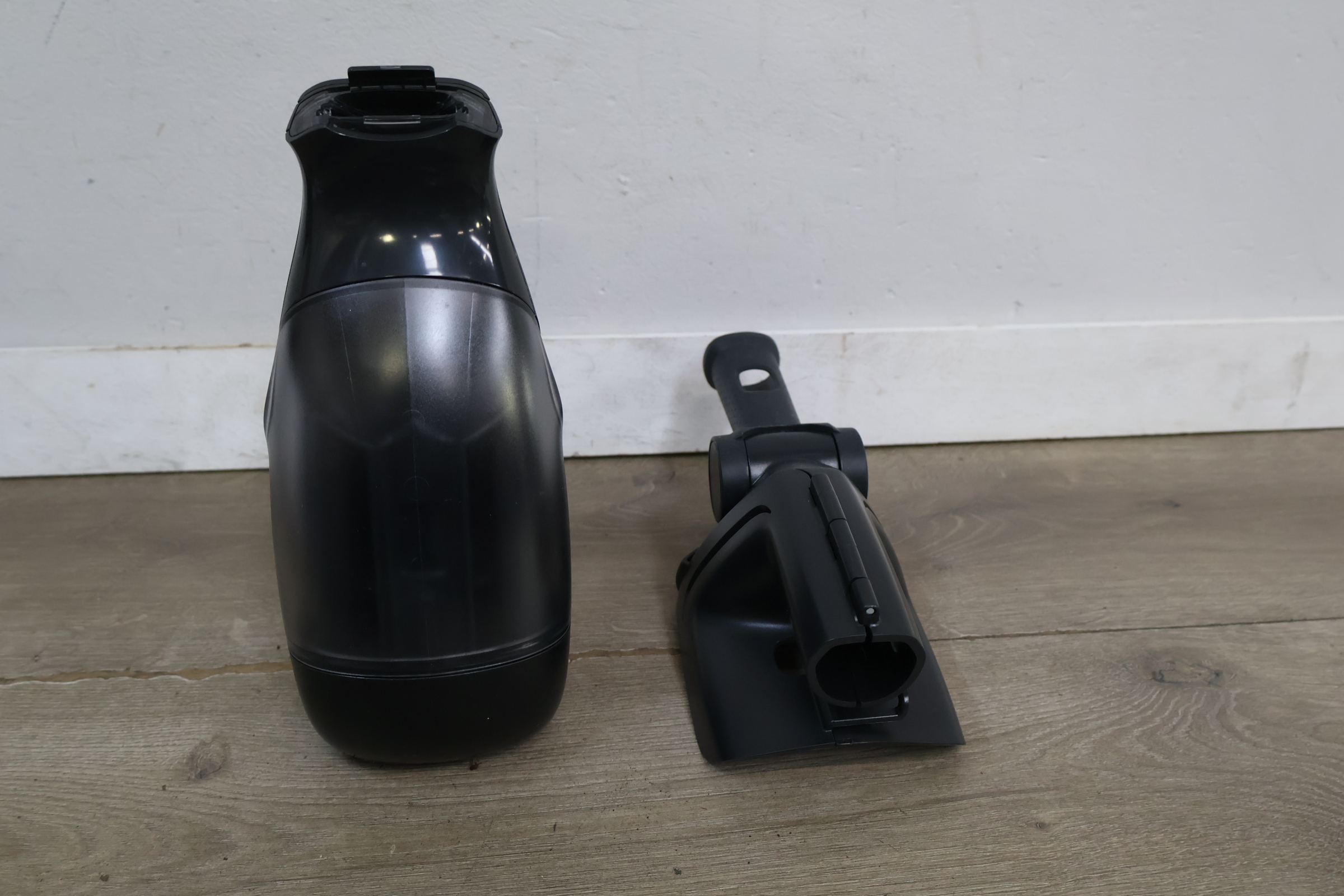 AEG WX7 | X Crystal Clean raamwisser set – foto 8 – kavel bij GSD Auctions, Zoeterwoude