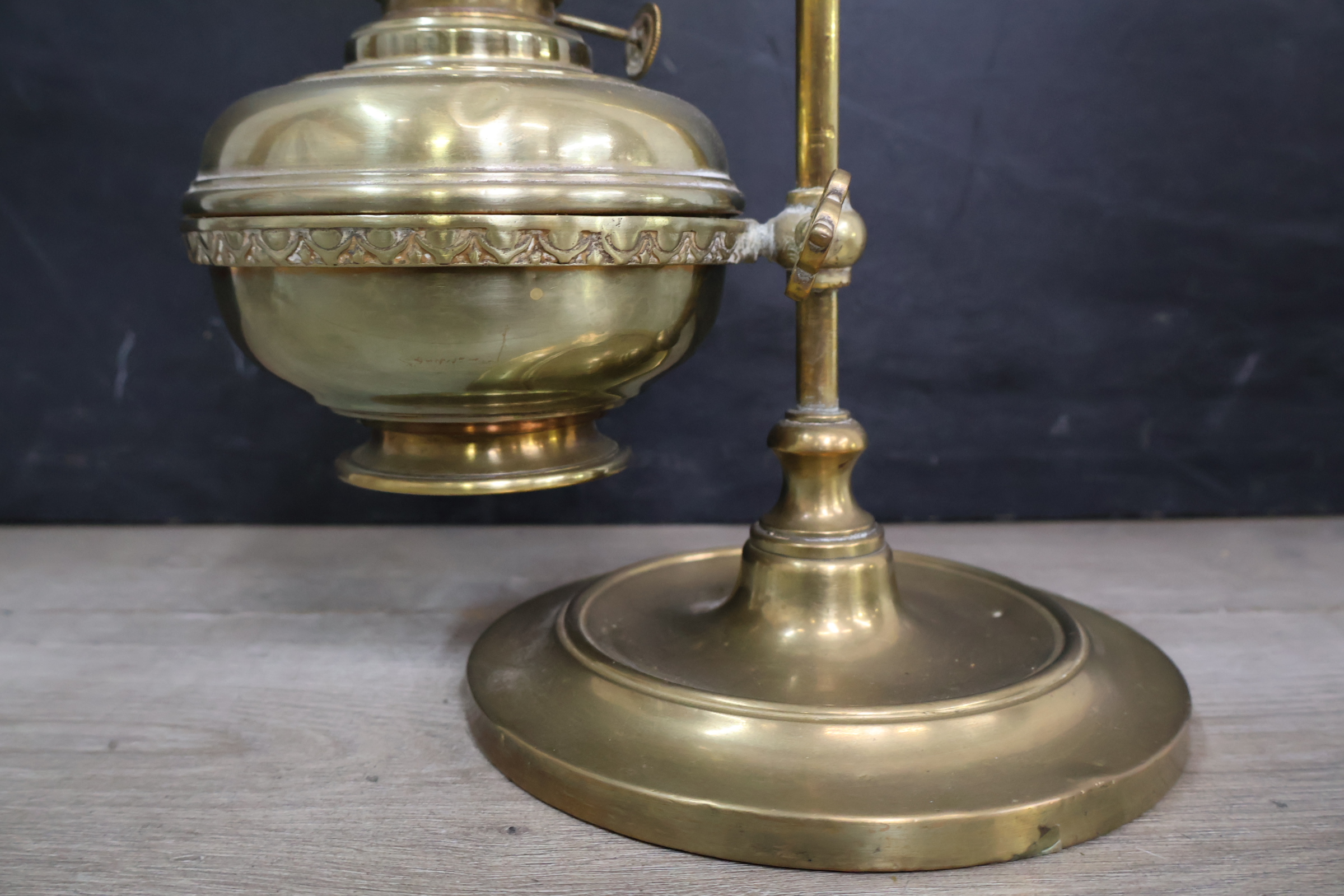 Antieke koperen olielamp – foto 7 – kavel bij GSD Auctions, Zoeterwoude