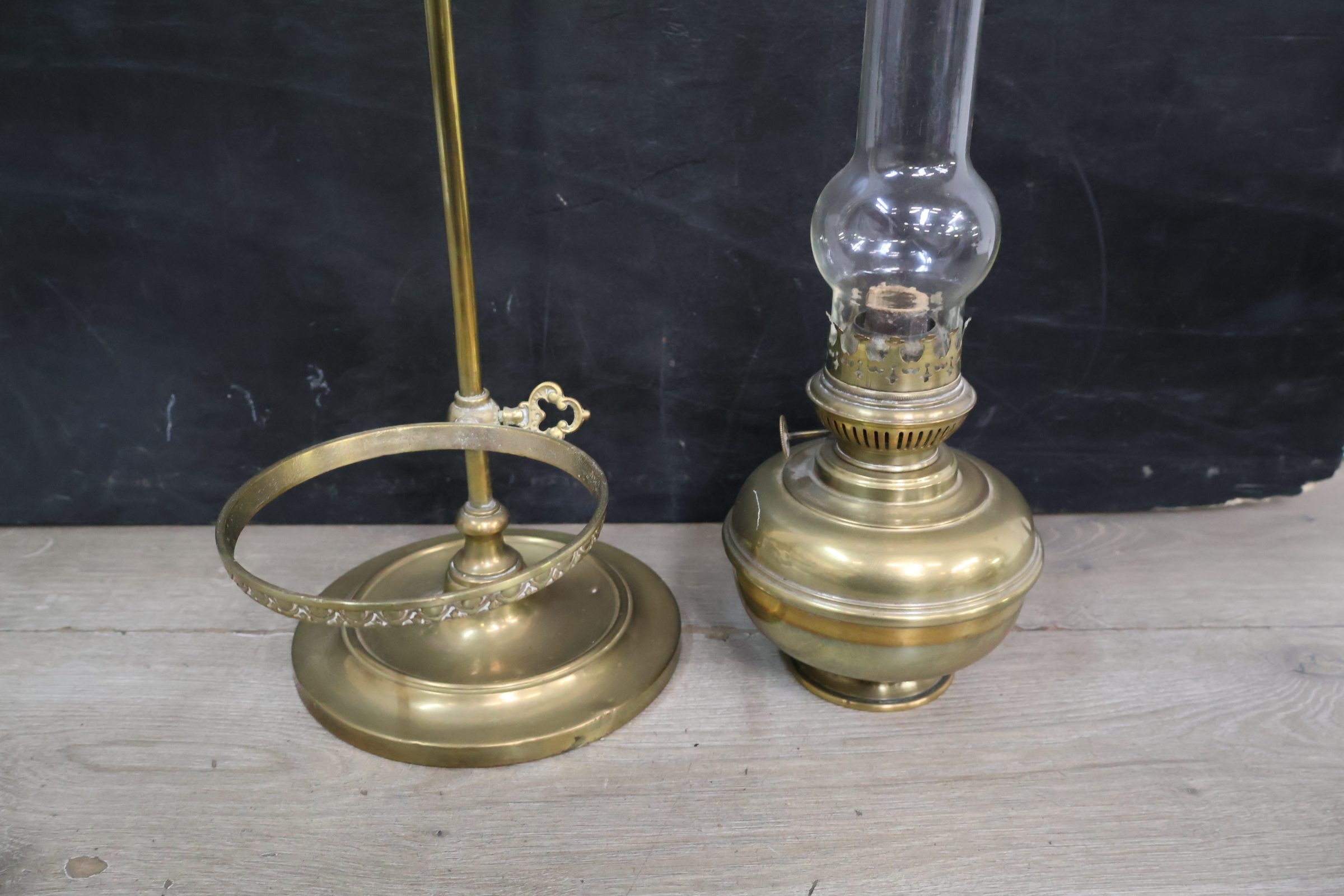 Antieke koperen olielamp – foto 10 – kavel bij GSD Auctions, Zoeterwoude